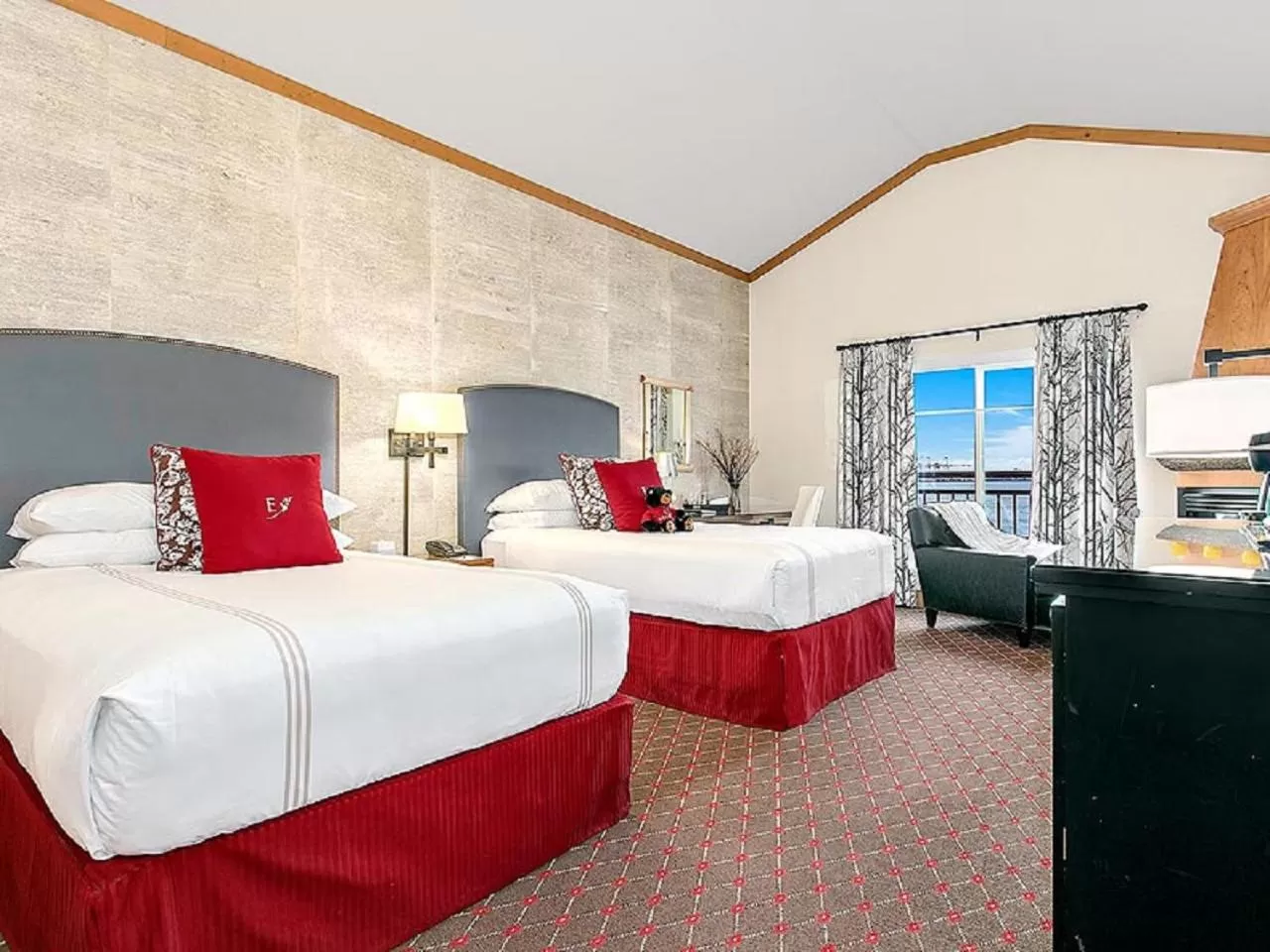 Bed in The Edgewater, a Noble House Hotel