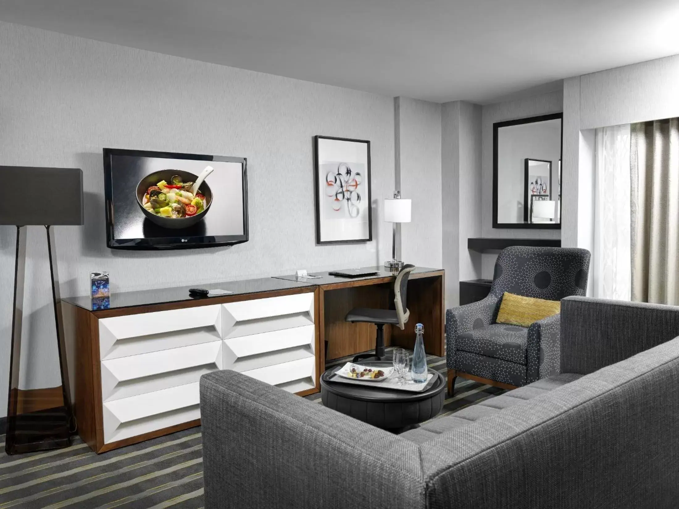 TV and multimedia, Seating Area in Hotel Arts