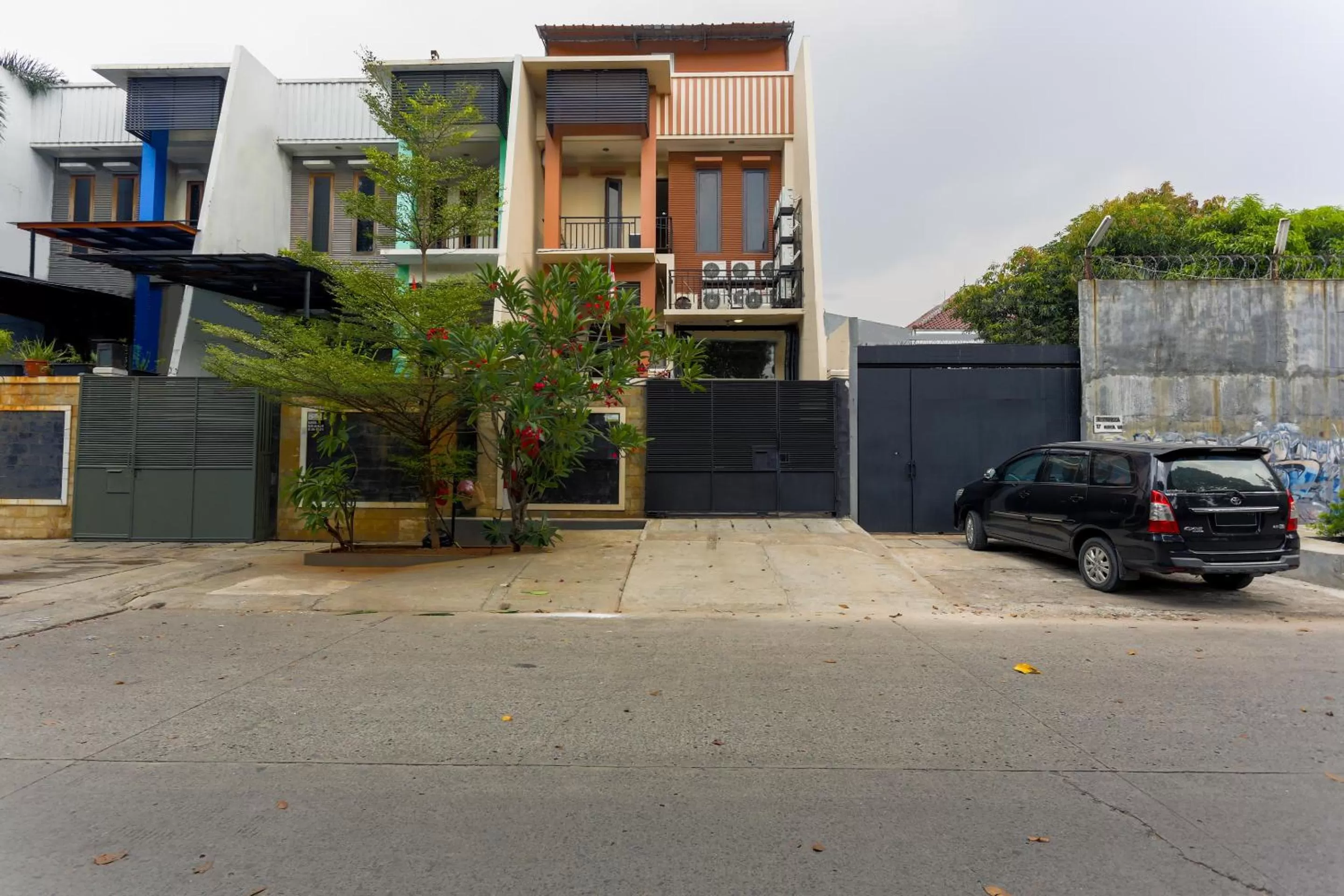 Property building in Hotel O Point Inn