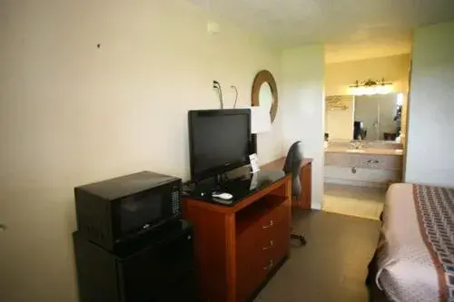 TV/Entertainment Center in Americas Best Value Inn - Edna