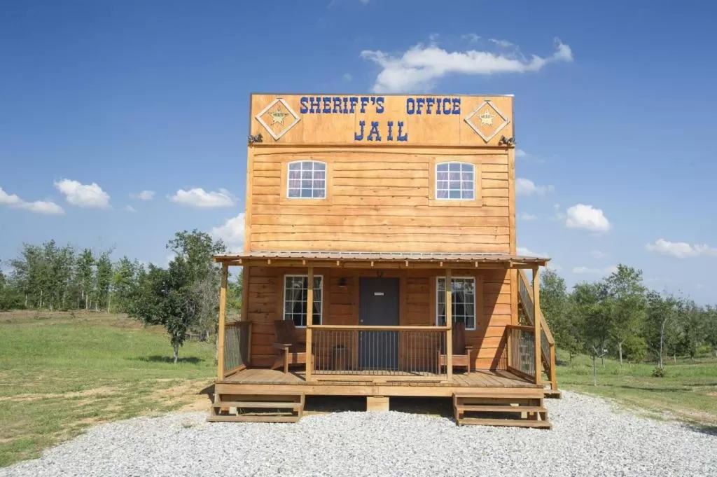 Property Building in Diamonds Old West