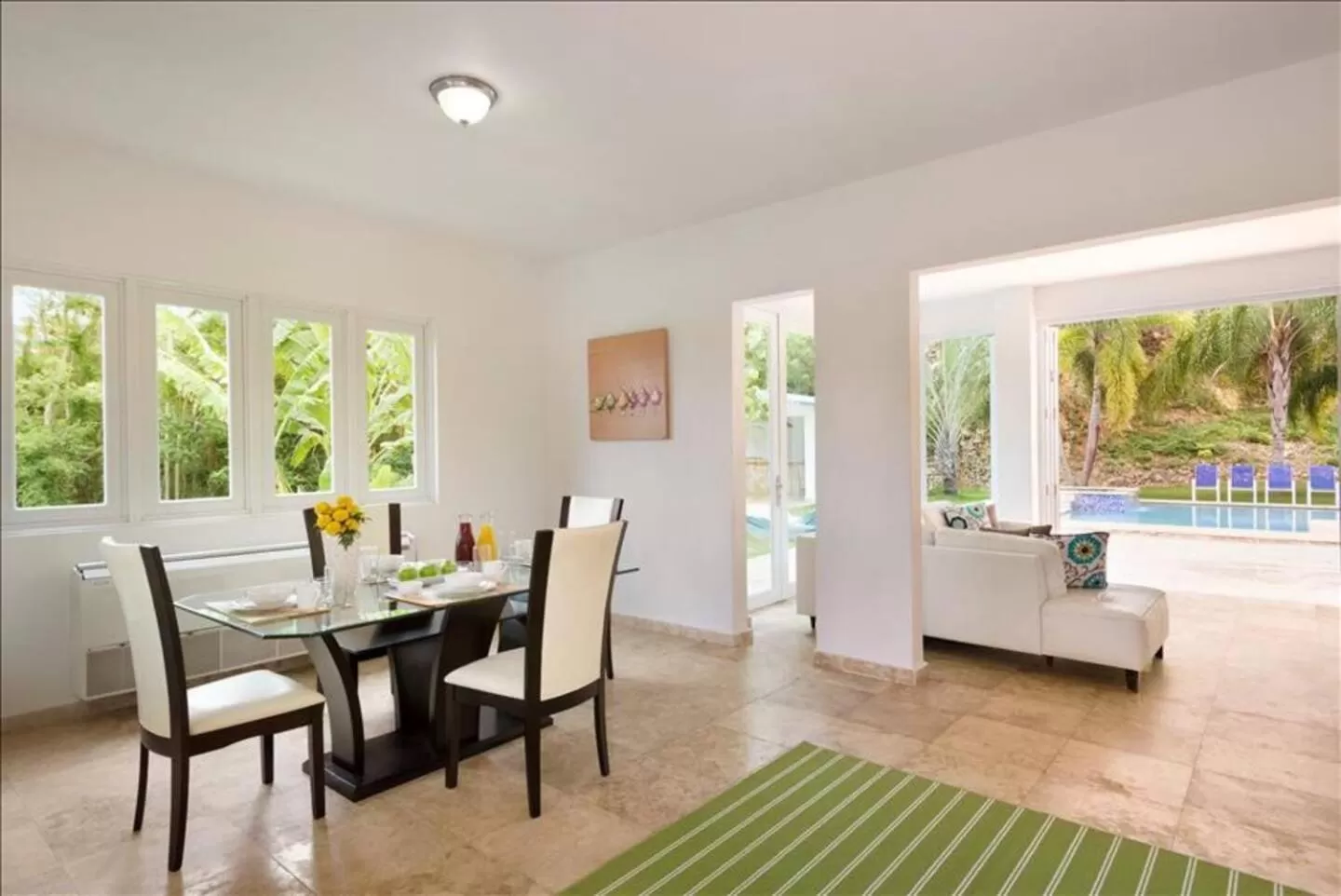 Seating area, Dining Area in Manati World Point Inn