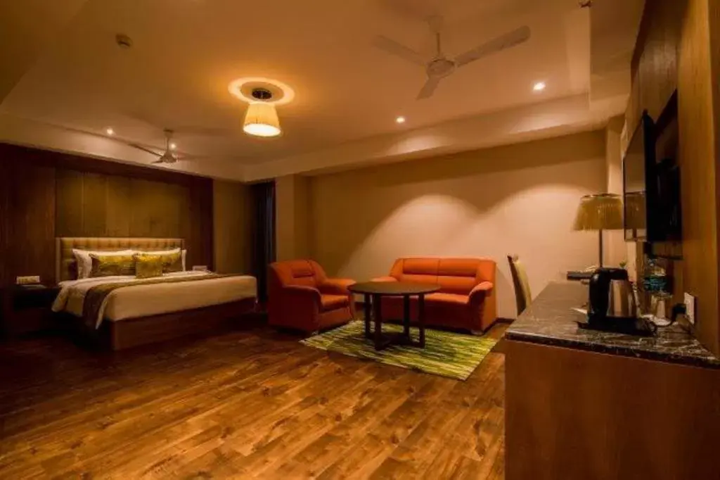 Bedroom, Seating Area in Lemon Tree Hotel Siliguri