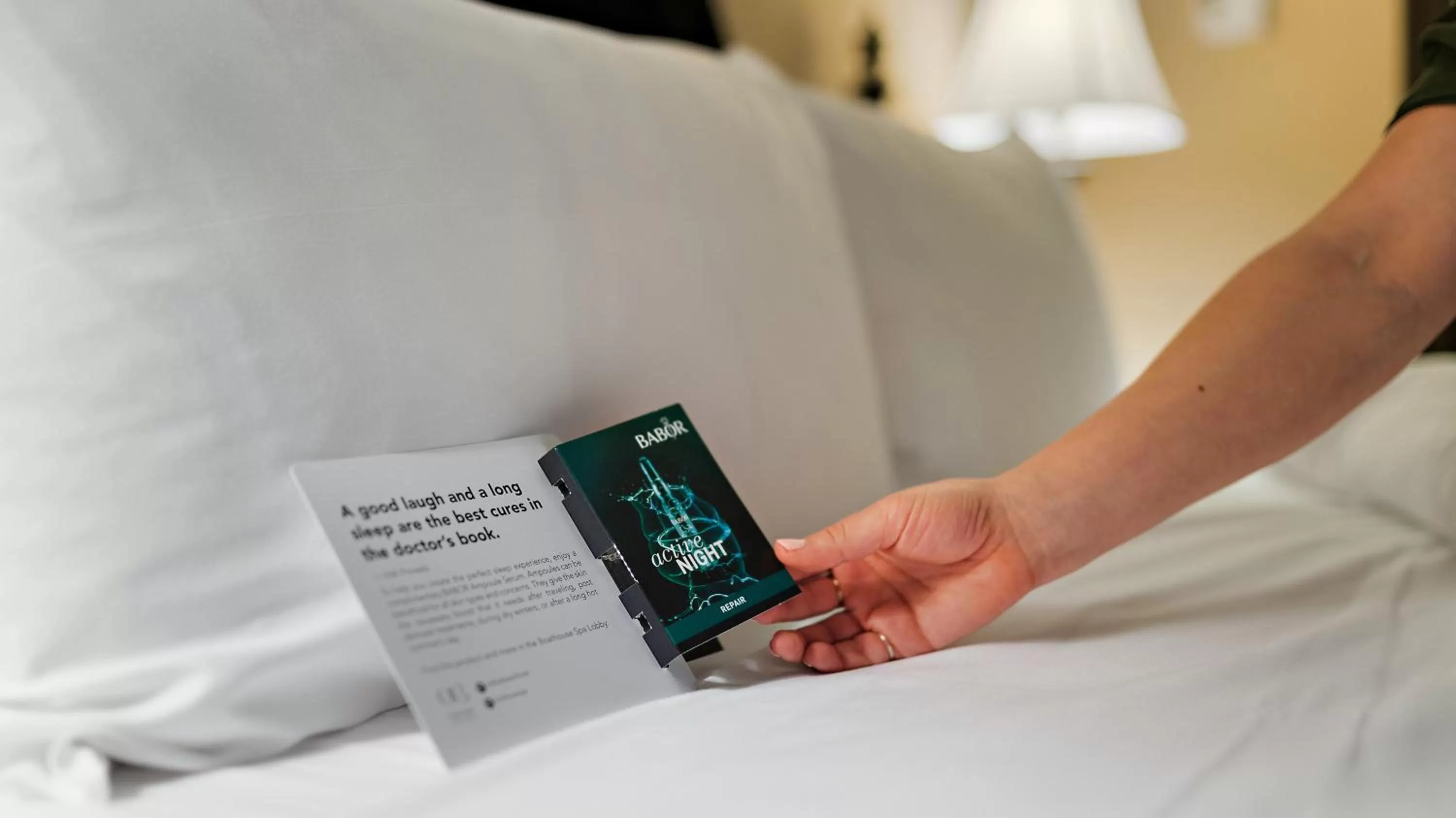 Bedroom, Bed in Oak Bay Beach Hotel