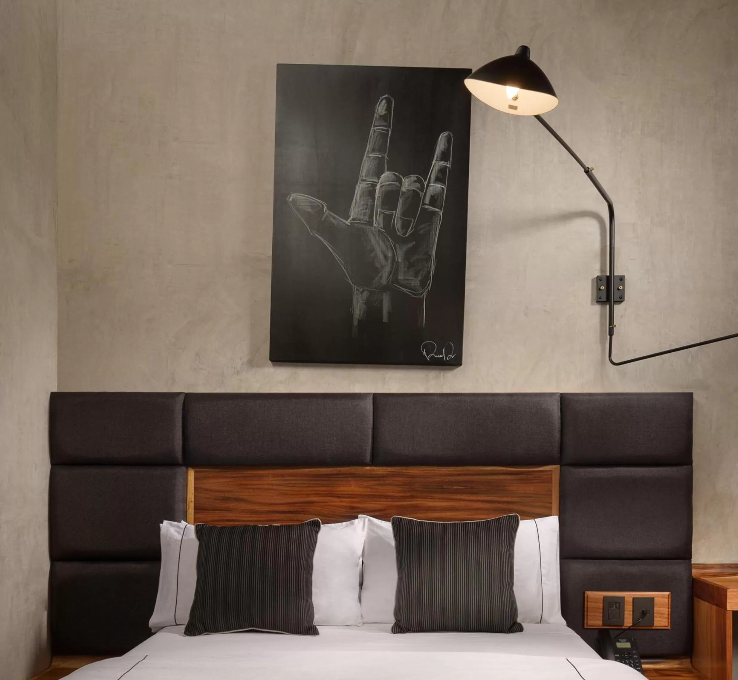 Bed in Diez Diez Collection