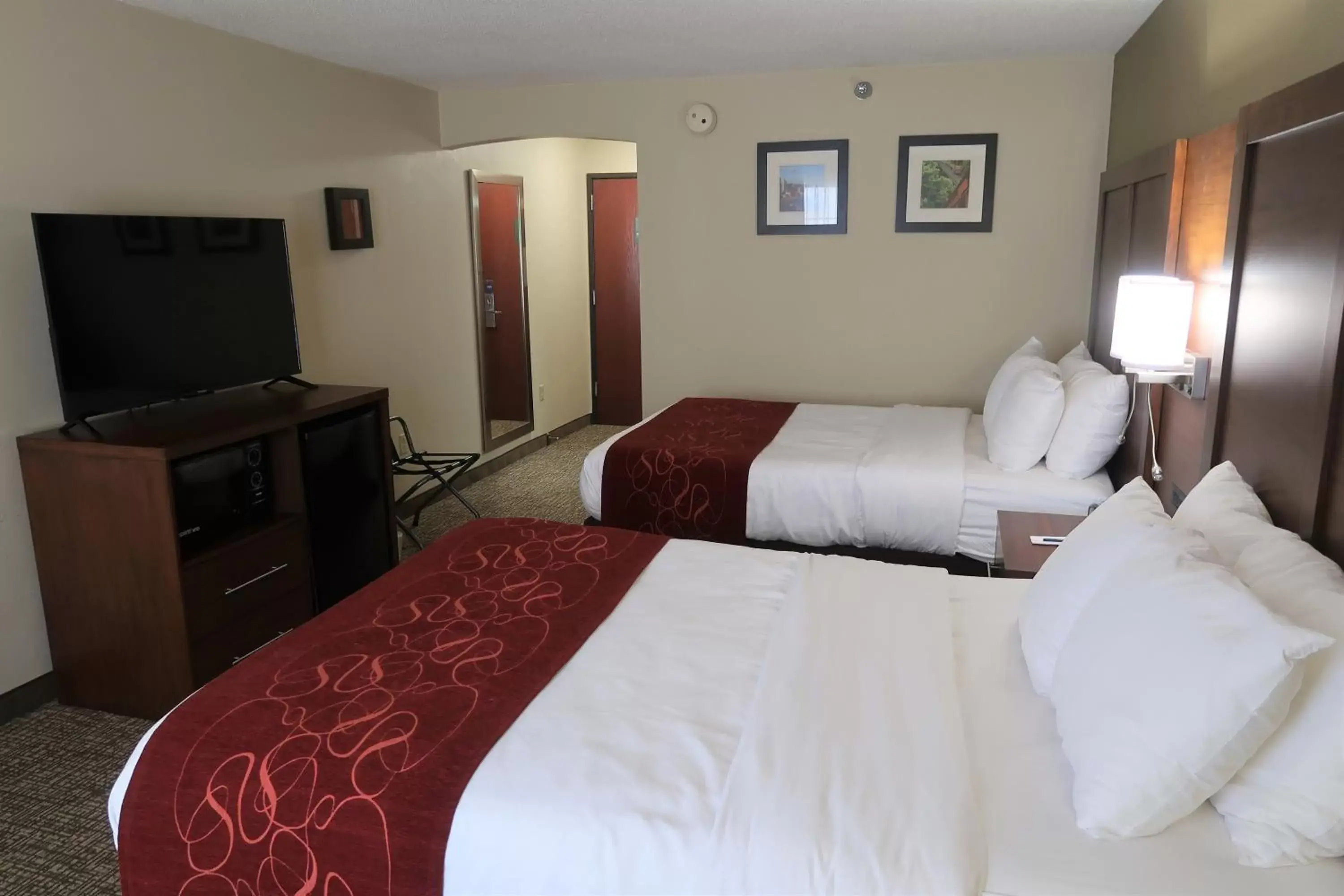 Bed in Comfort Suites Coraopolis