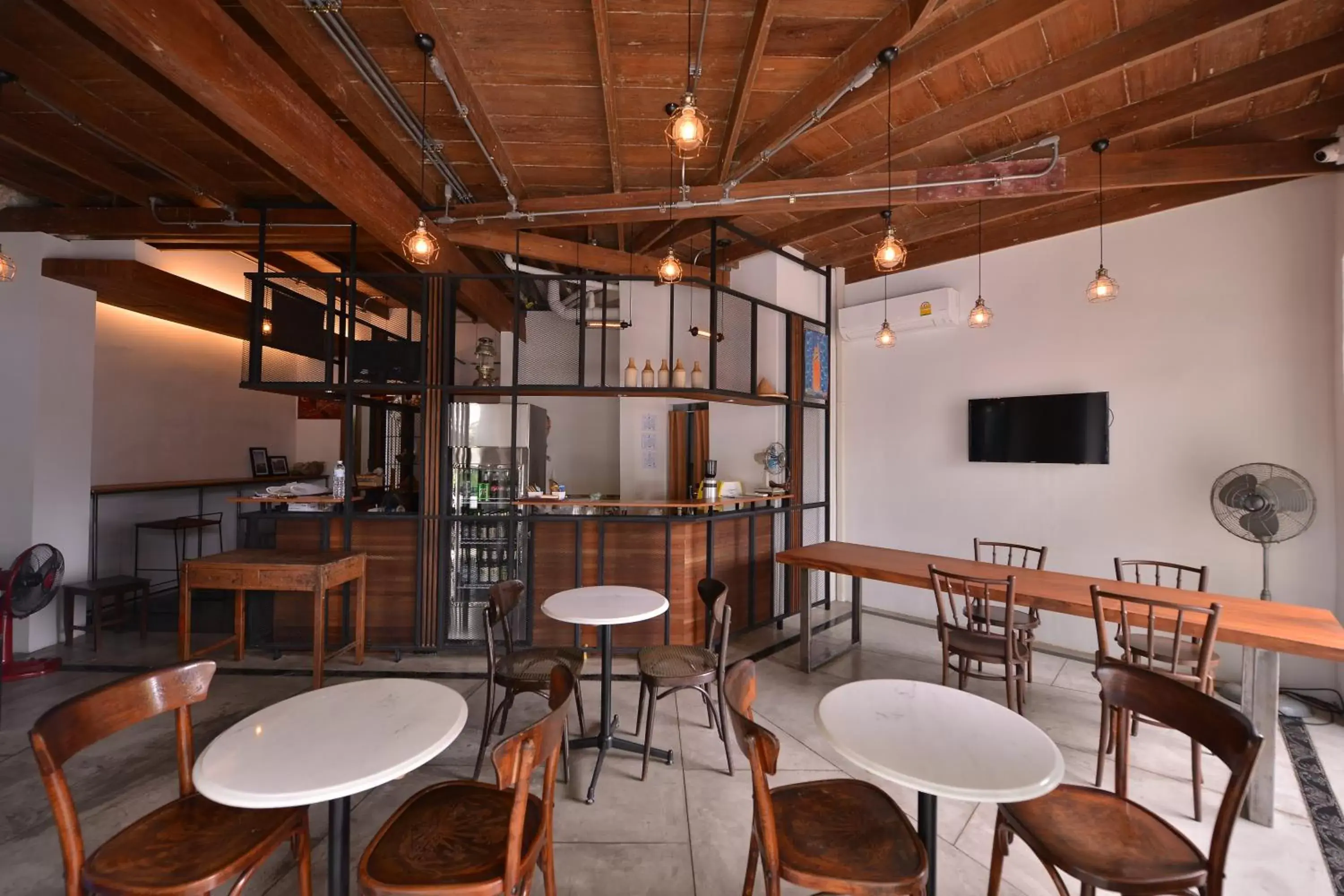 Restaurant/places to eat in Neighbor Phuthon Restaurant/places to eat in Neighbor Phuthon