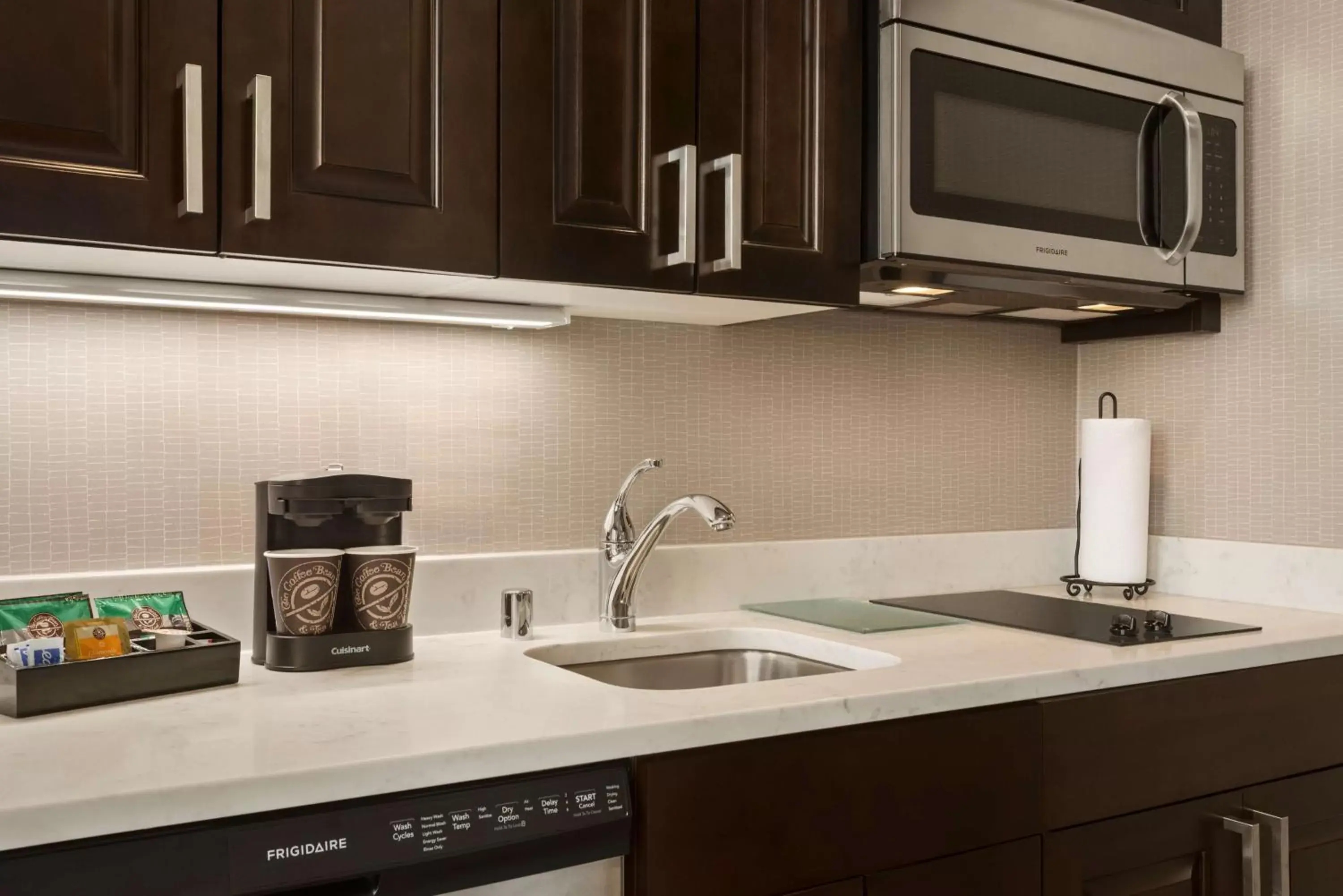 Kitchen or kitchenette, Kitchen/Kitchenette in Homewood Suites By Hilton Milwaukee Downtown