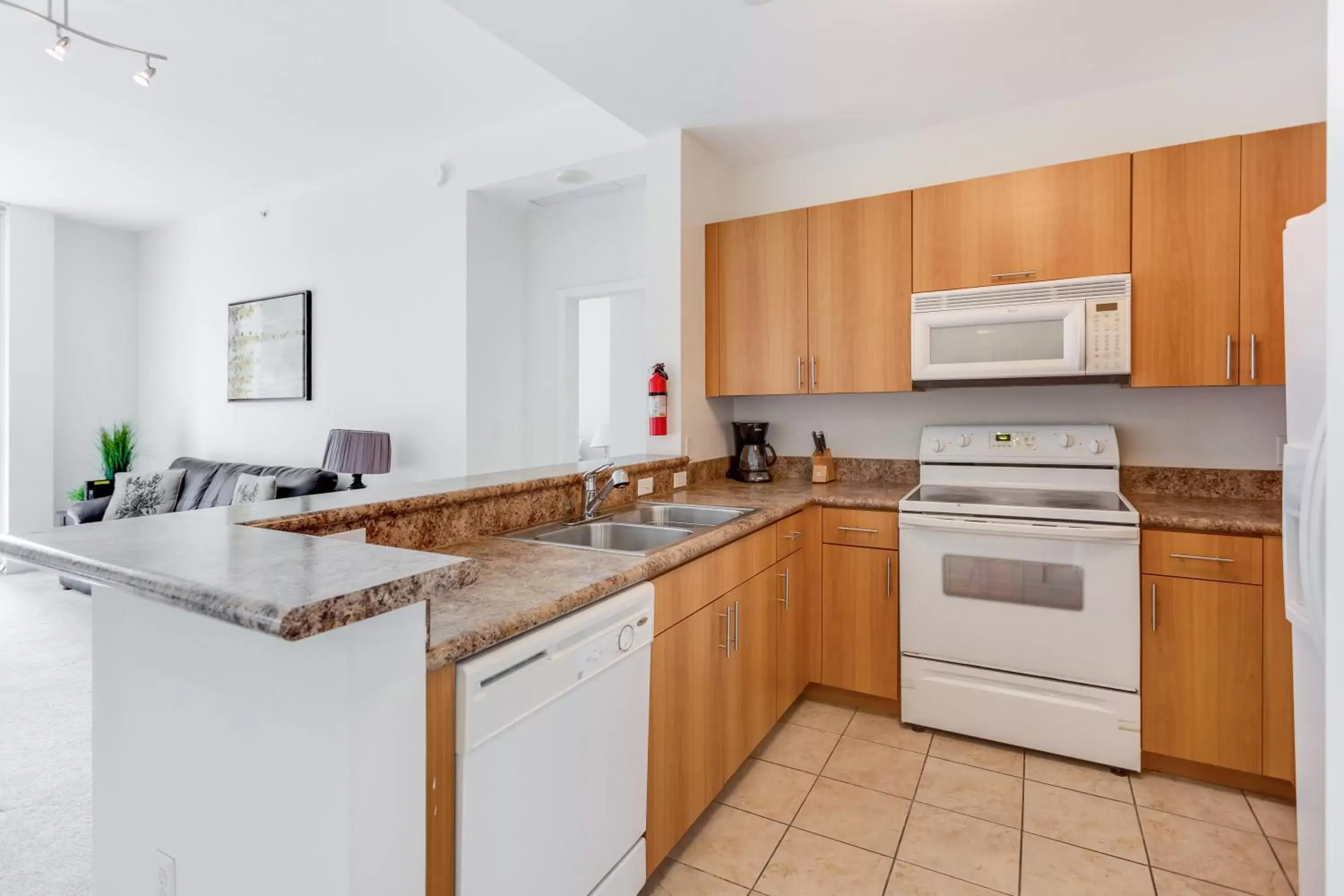 Kitchen or kitchenette, Kitchen/Kitchenette in Dadeland Towers by Miami Vacations