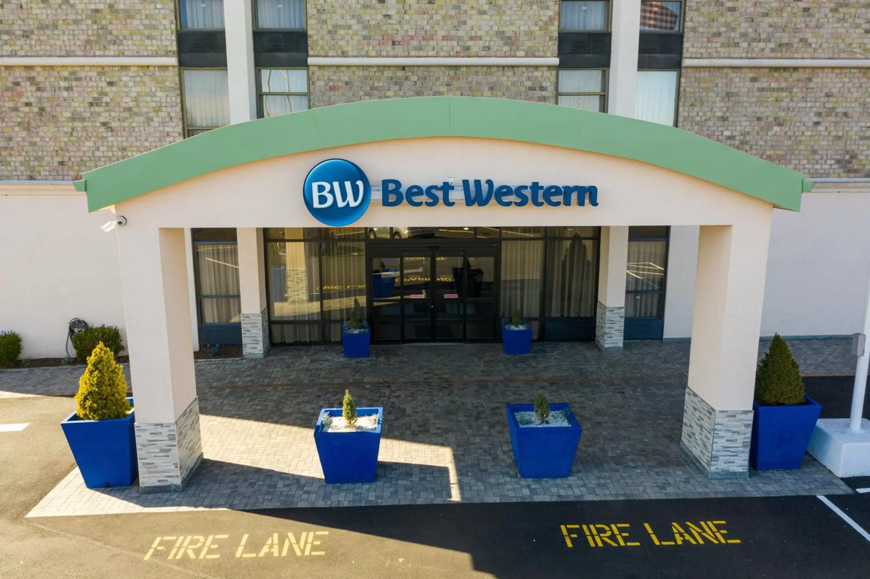 Facade/entrance in Best Western Executive Hotel New Haven-West Haven