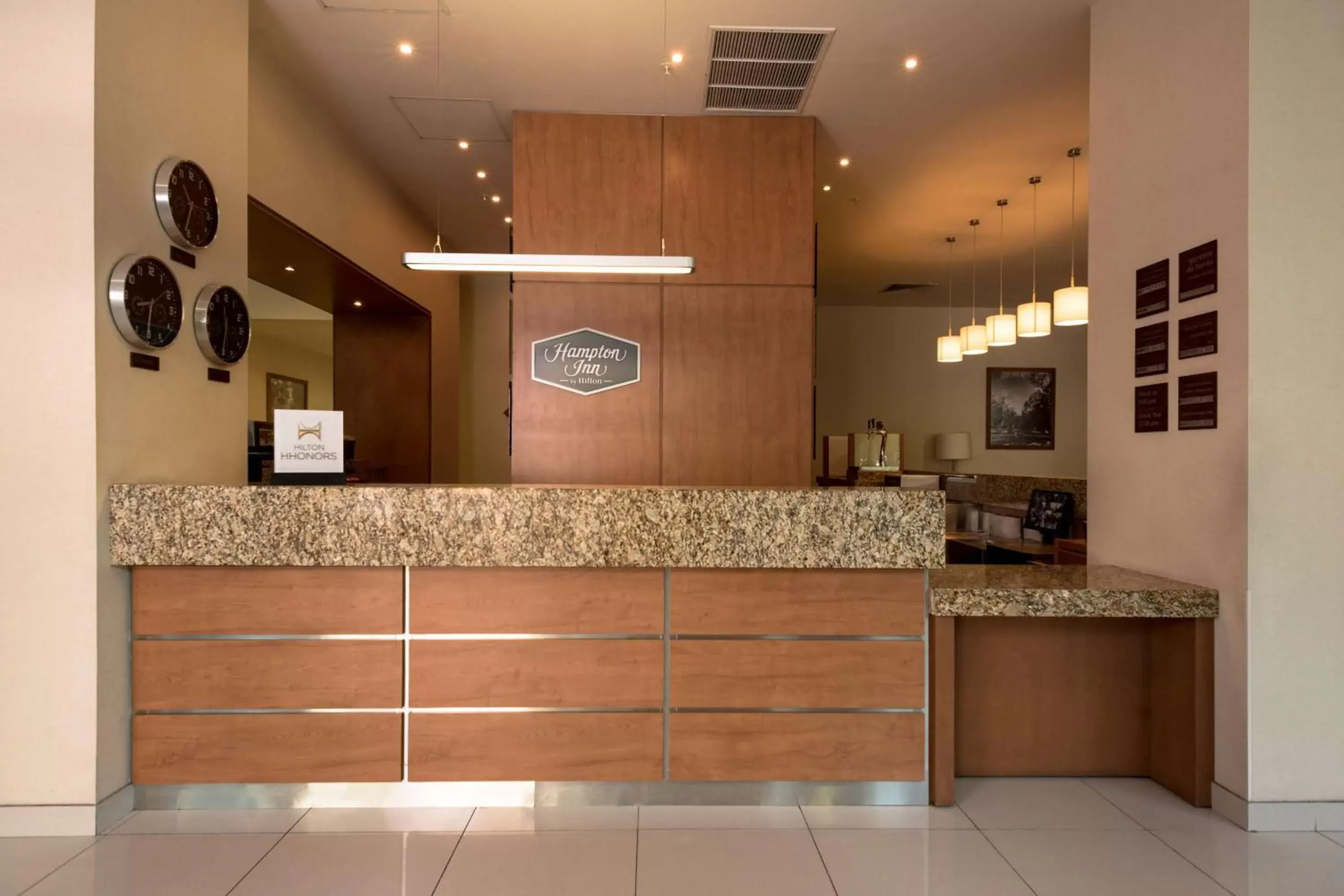 Lobby or reception, Lobby/Reception in Hampton by Hilton Guadalajara Expo