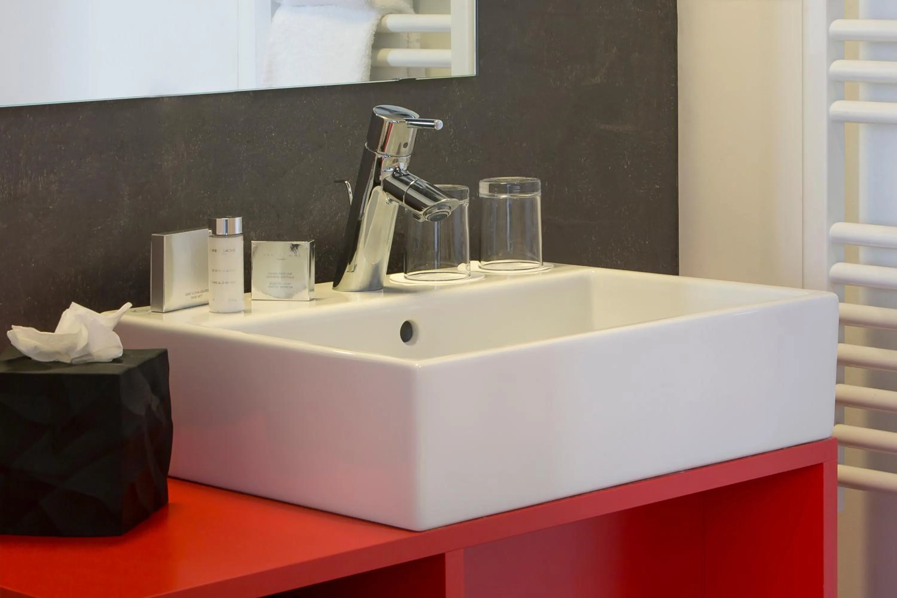 Bathroom in Hotel Litteraire Alexandre Vialatte, BW Signature Collection