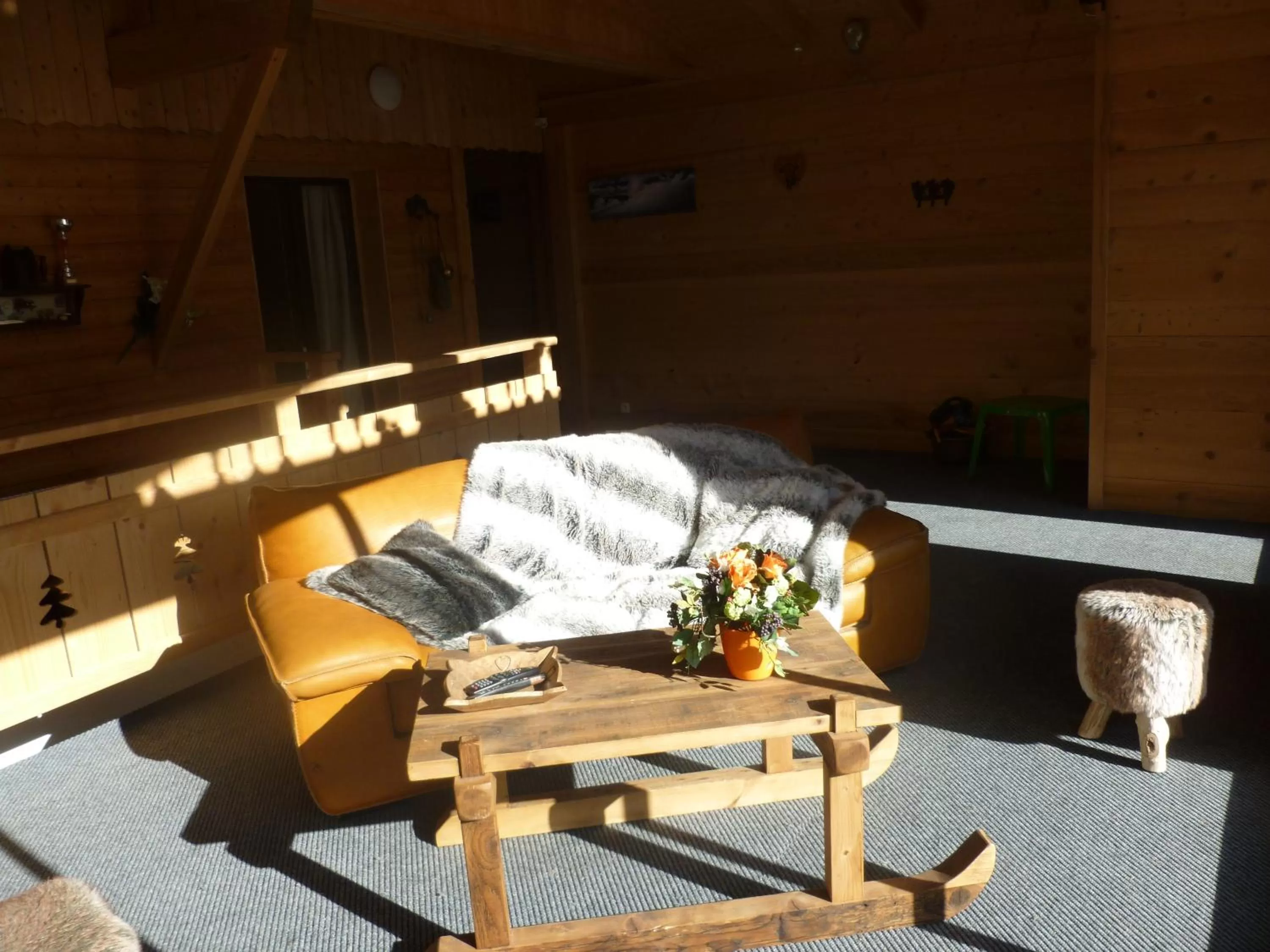 Communal lounge/ TV room, Seating Area in Hôtel l'Edelweiss