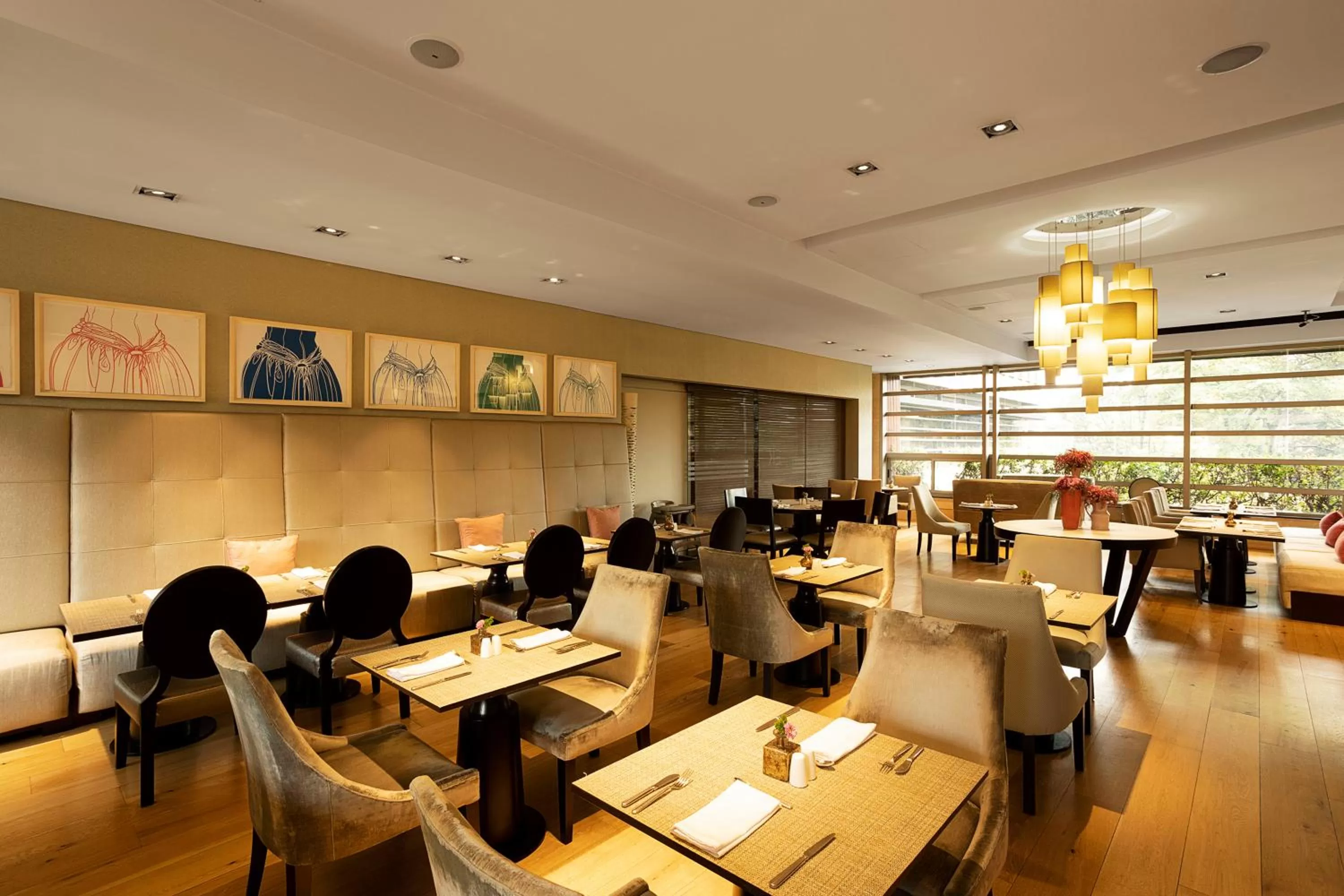 Restaurant/places to eat in EK Hotel By Preferred Hotels Group