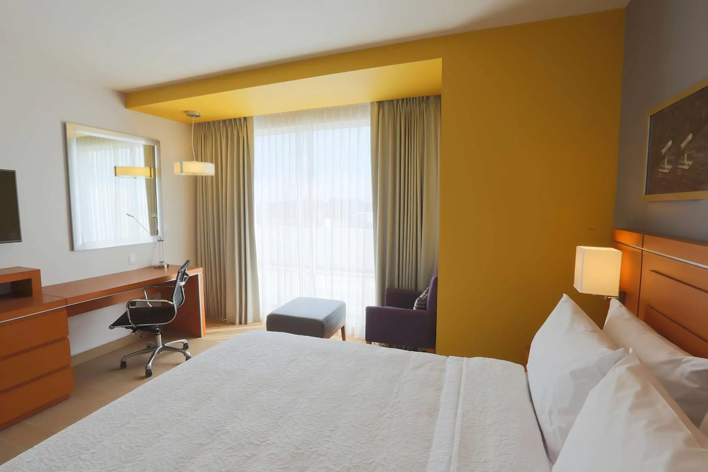 Bedroom, Bed in Hampton Inn & Suites by Hilton Paraiso Bedroom, Bed in Hampton Inn & Suites by Hilton Paraiso