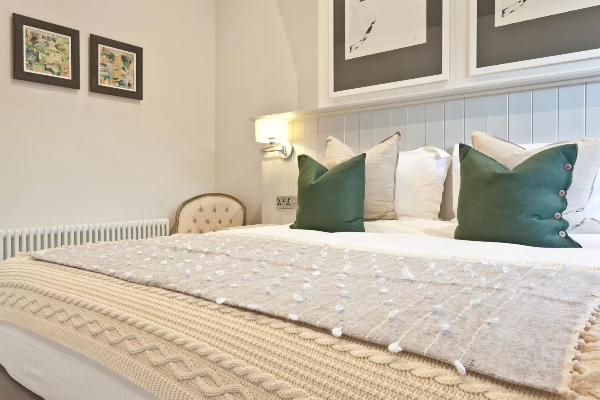 Bedroom, Bed in Tithe Barn - Self Check In Hotel