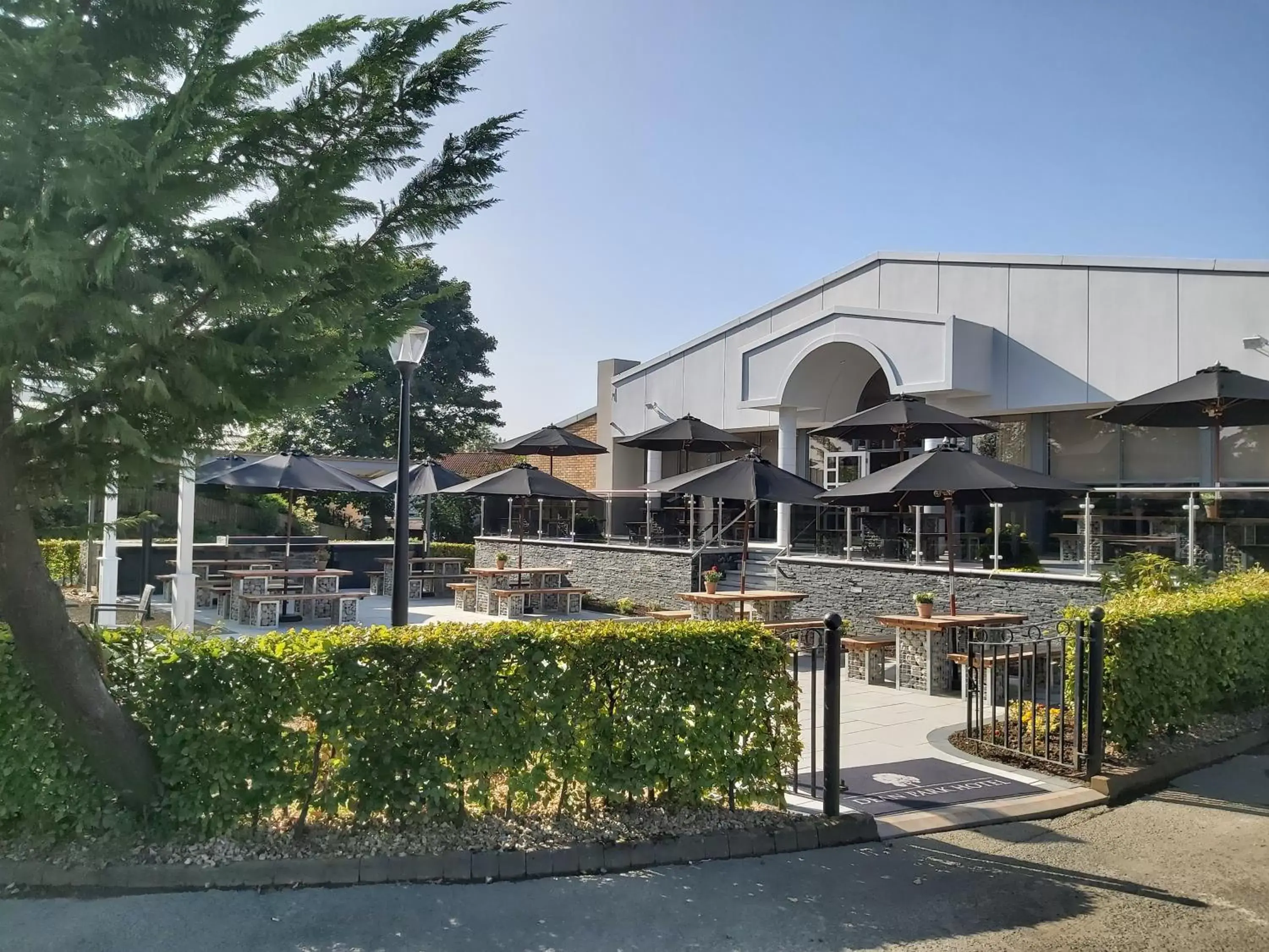 Restaurant/places to eat, Property Building in Dean Park Hotel