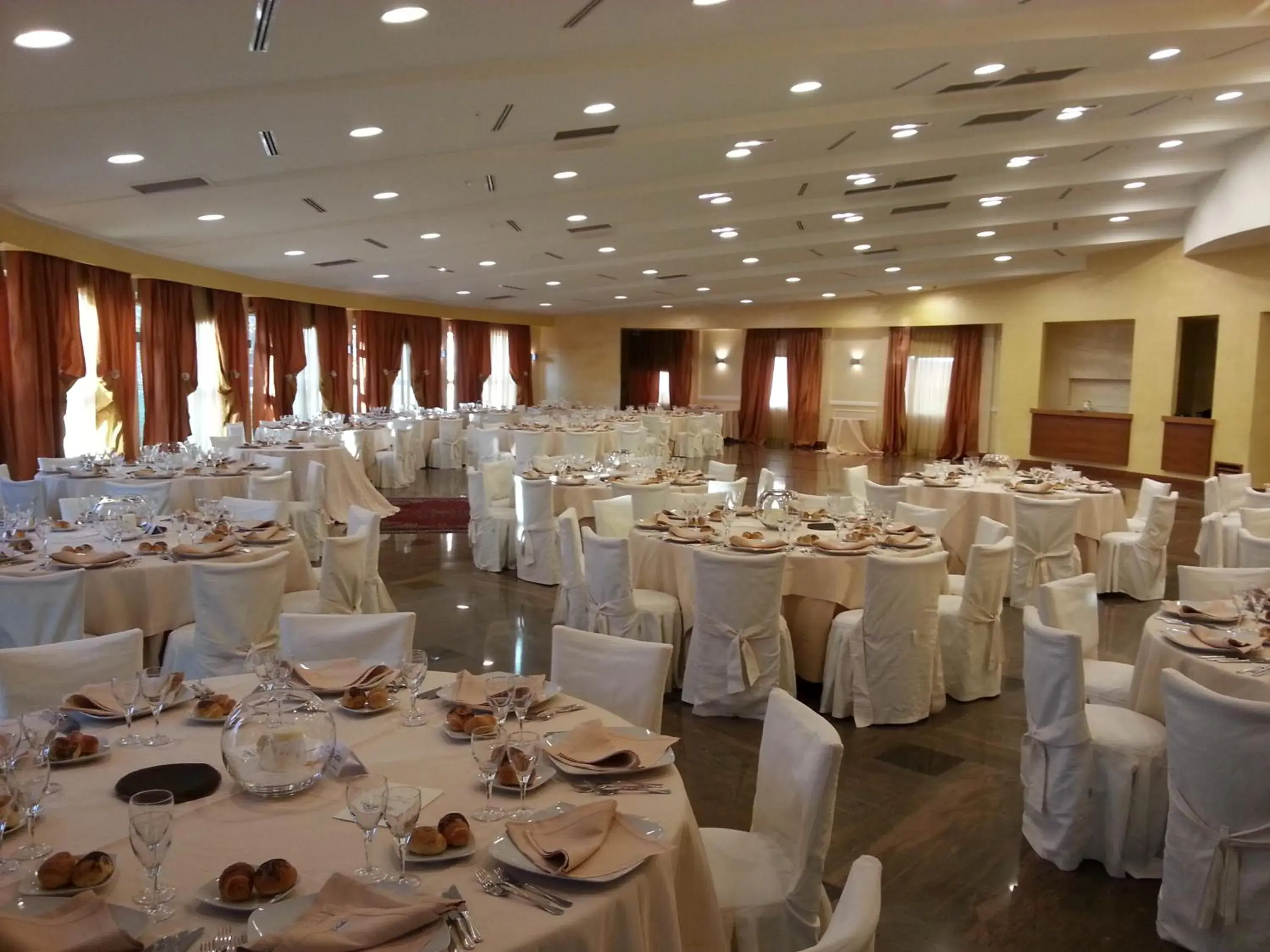 Business facilities, Banquet Facilities in Hotel Salsello
