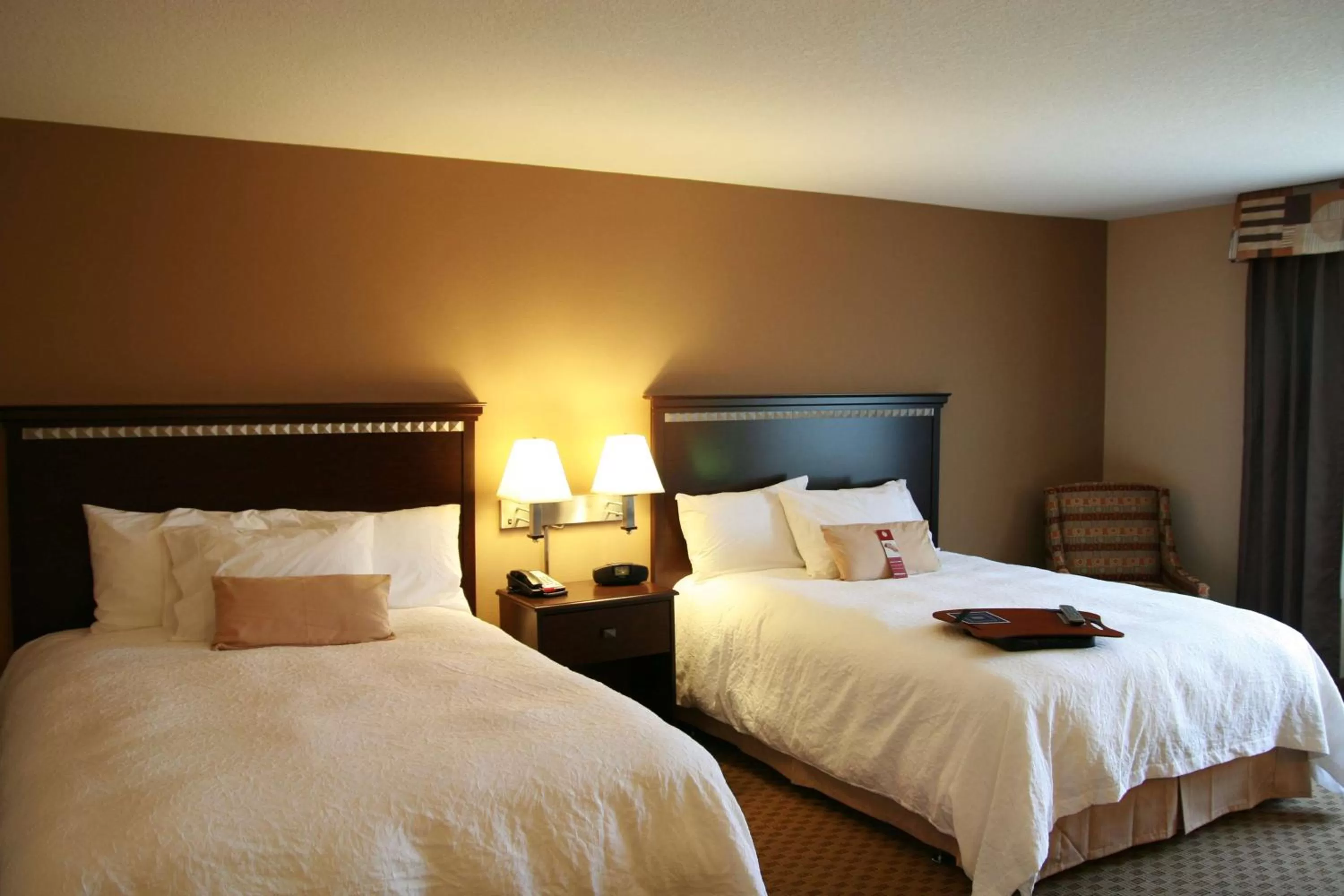 Bed in Hampton Inn Topeka