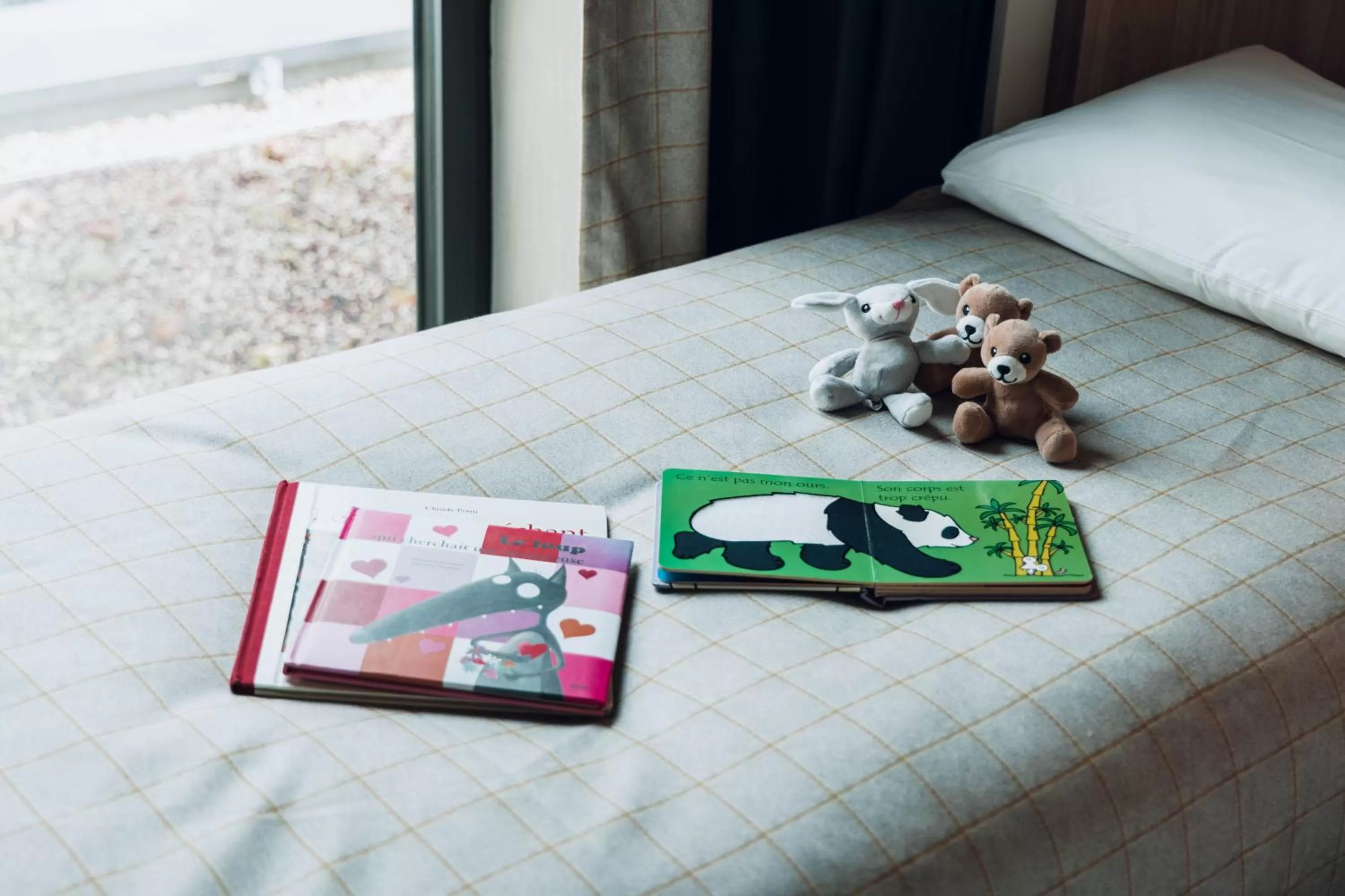 Bedroom, Bed in greet Hotel La Rochelle Centre