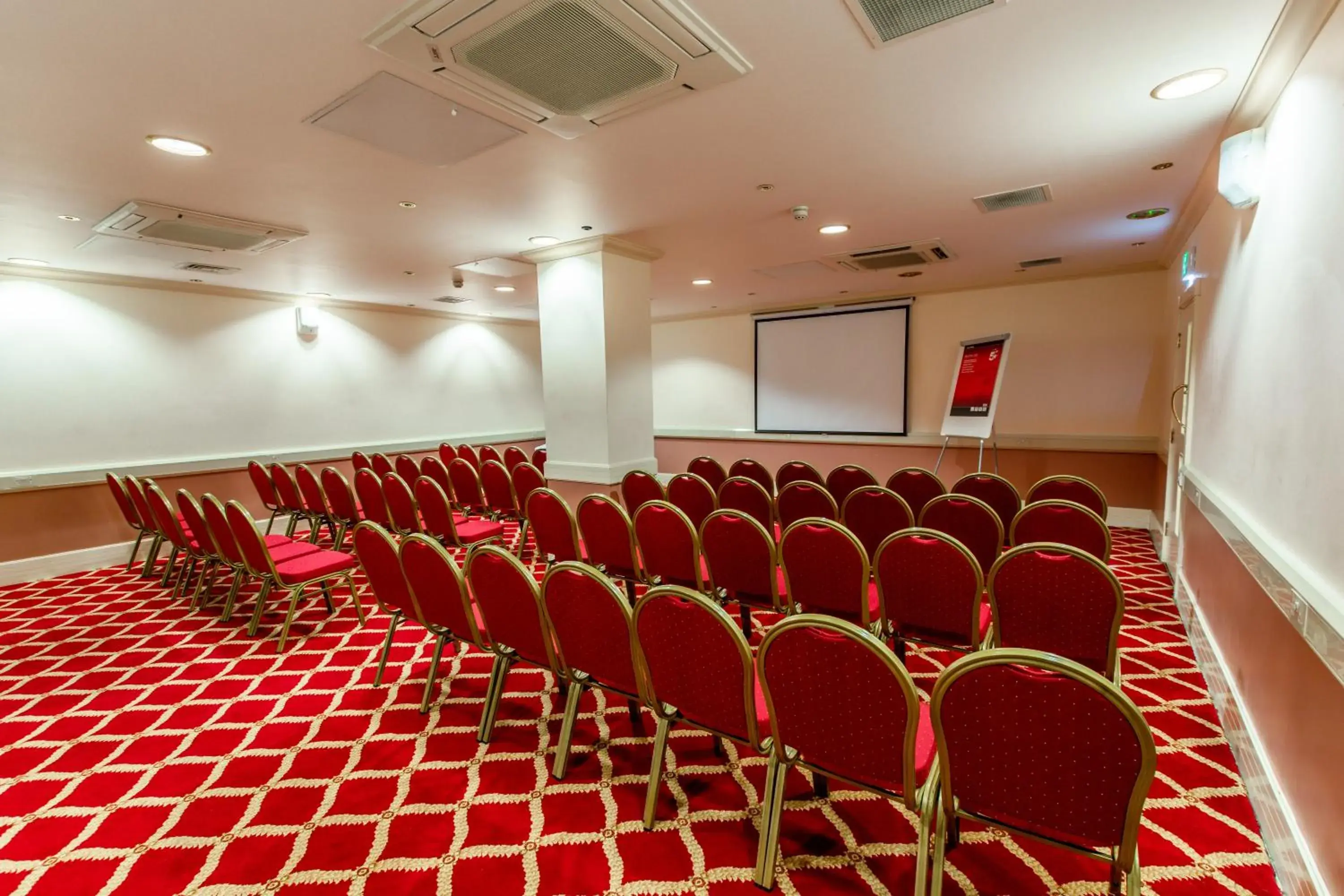 Business facilities in Adelphi Hotel