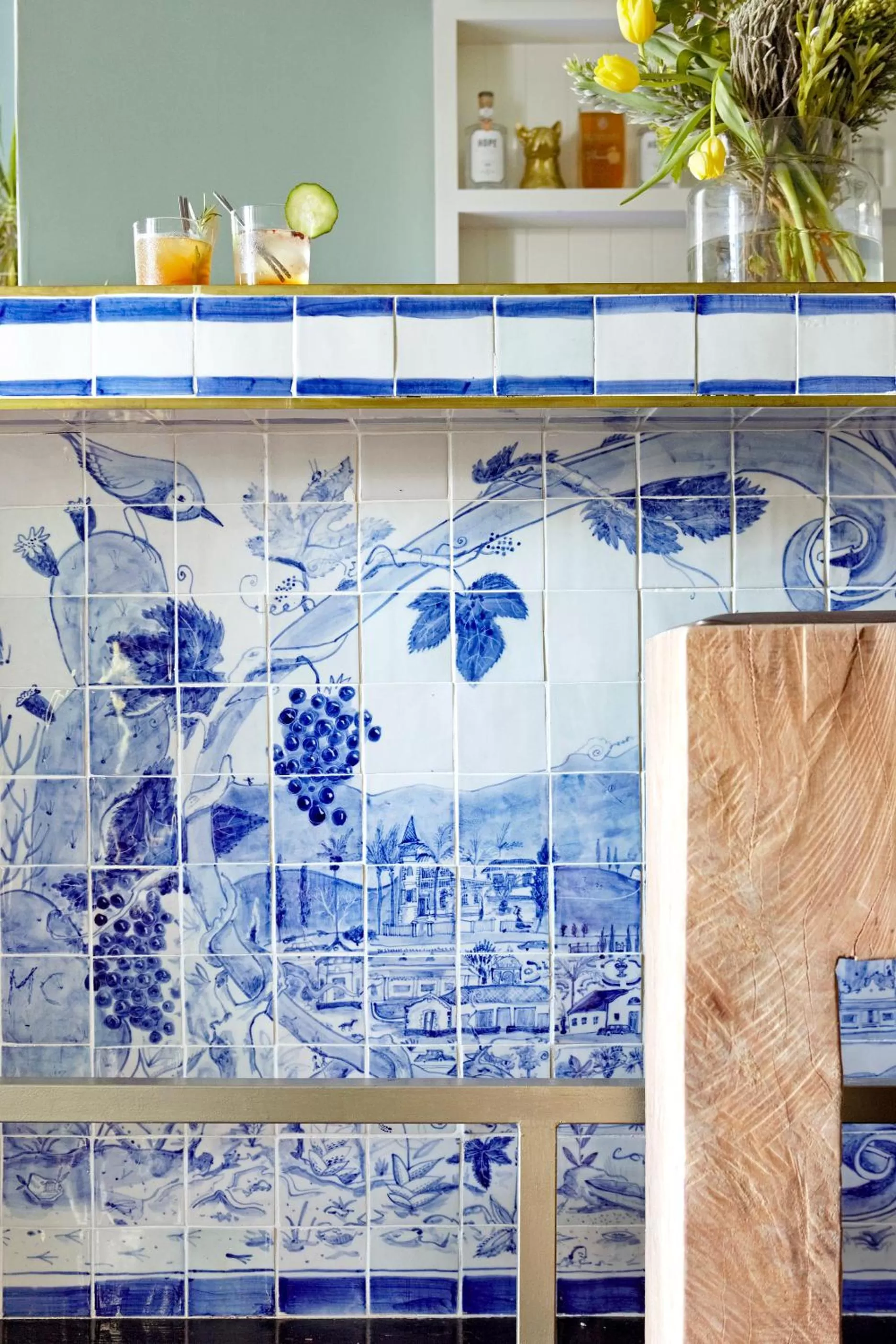 Lounge or bar in The Robertson Small Hotel and Spa by The Living Journey Collection