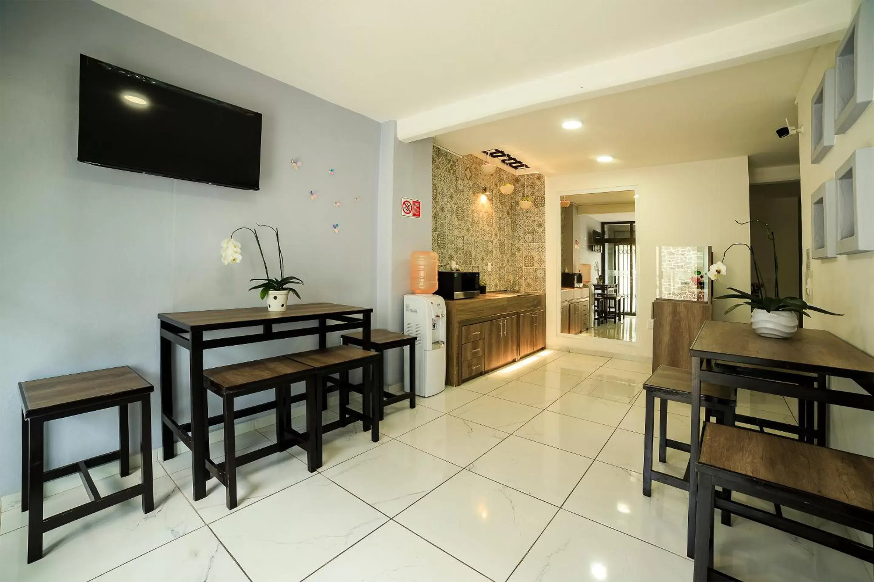 Lobby or reception, TV/Entertainment Center in Capital O Hotel Boutique Las Torres
