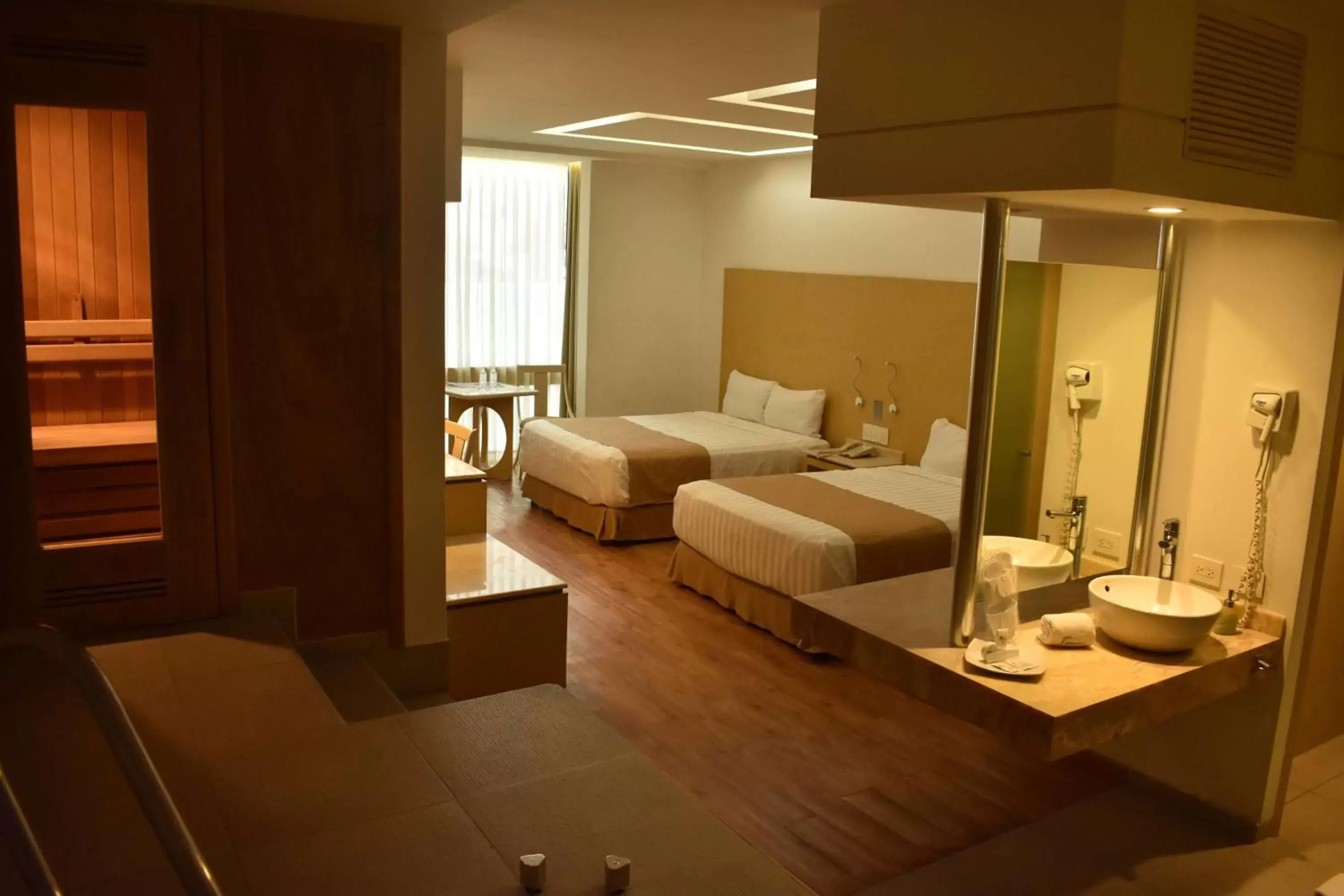 Bed, Seating Area in Ramada by Wyndham Mexico City Santa Fe