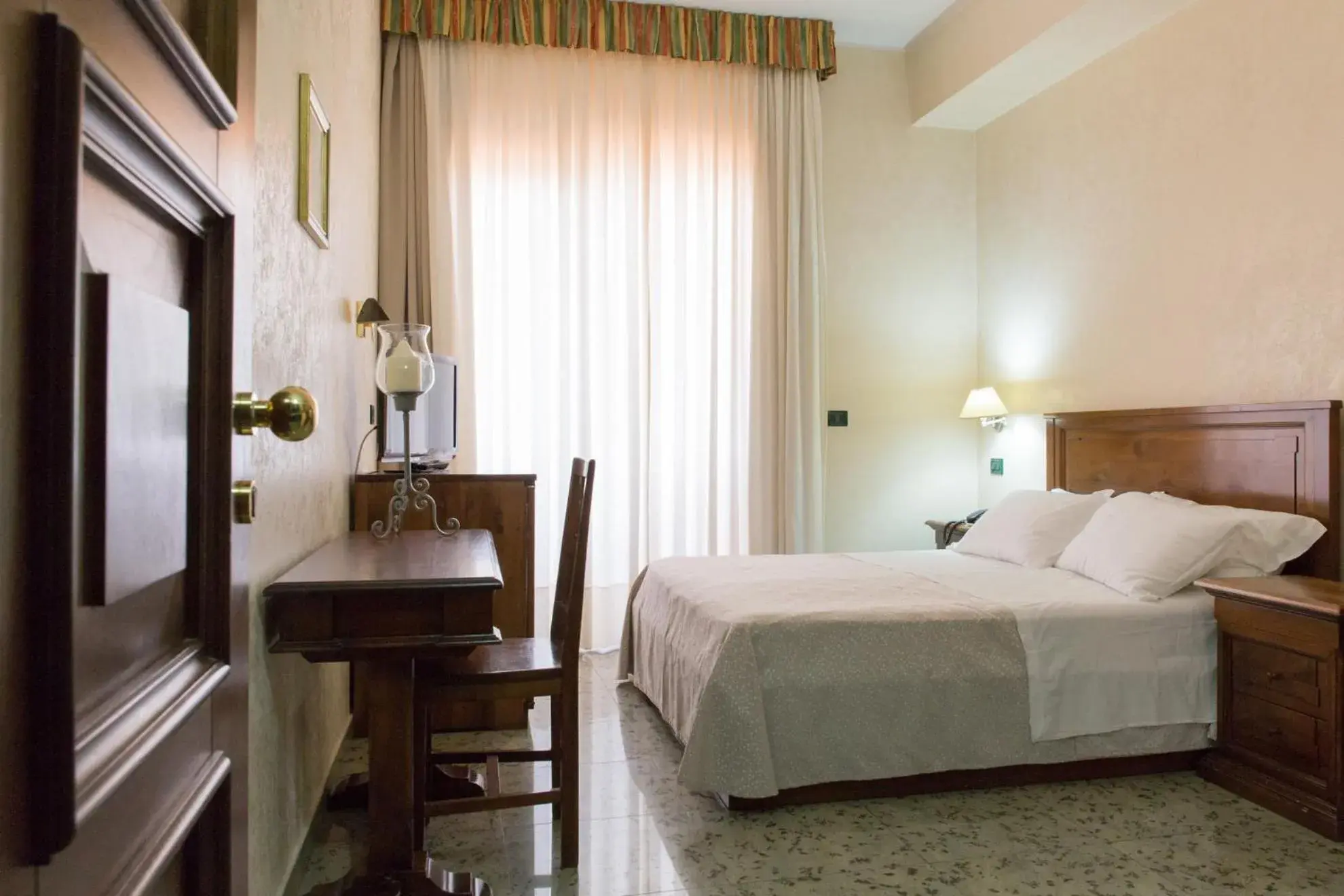 Spring, Bed in Hotel Arcobaleno