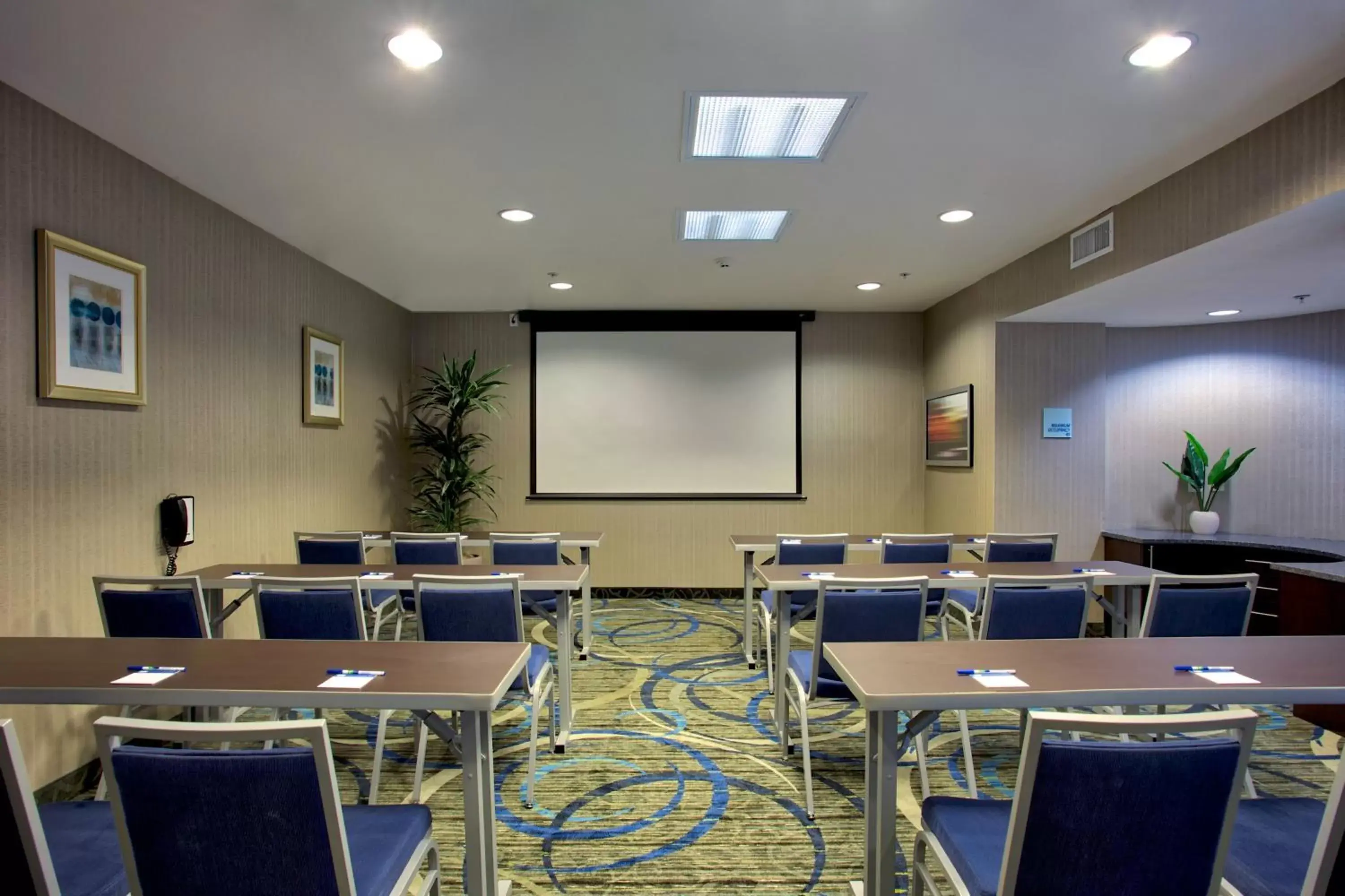 Meeting/conference room in Holiday Inn Express Costa Mesa, an IHG Hotel