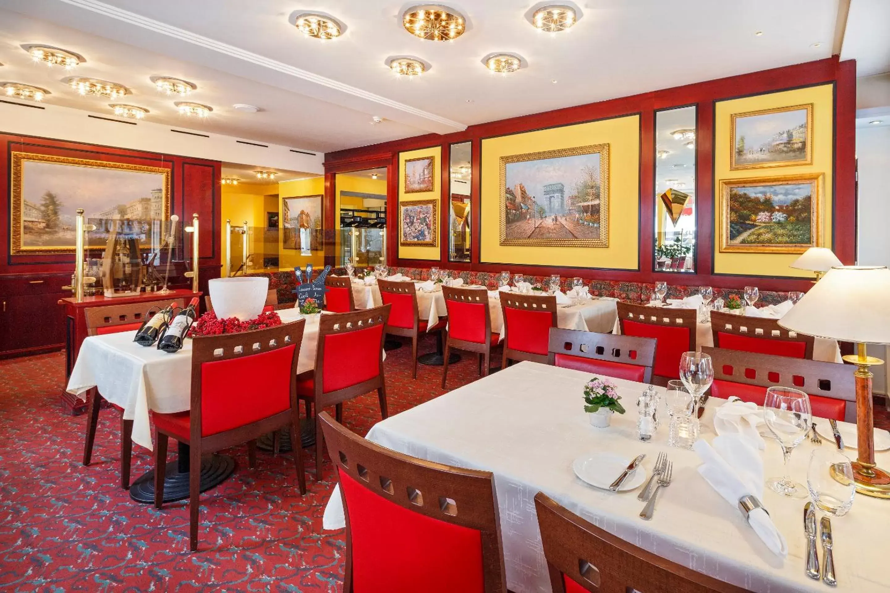 Restaurant/Places to Eat in Hotel Luzernerhof