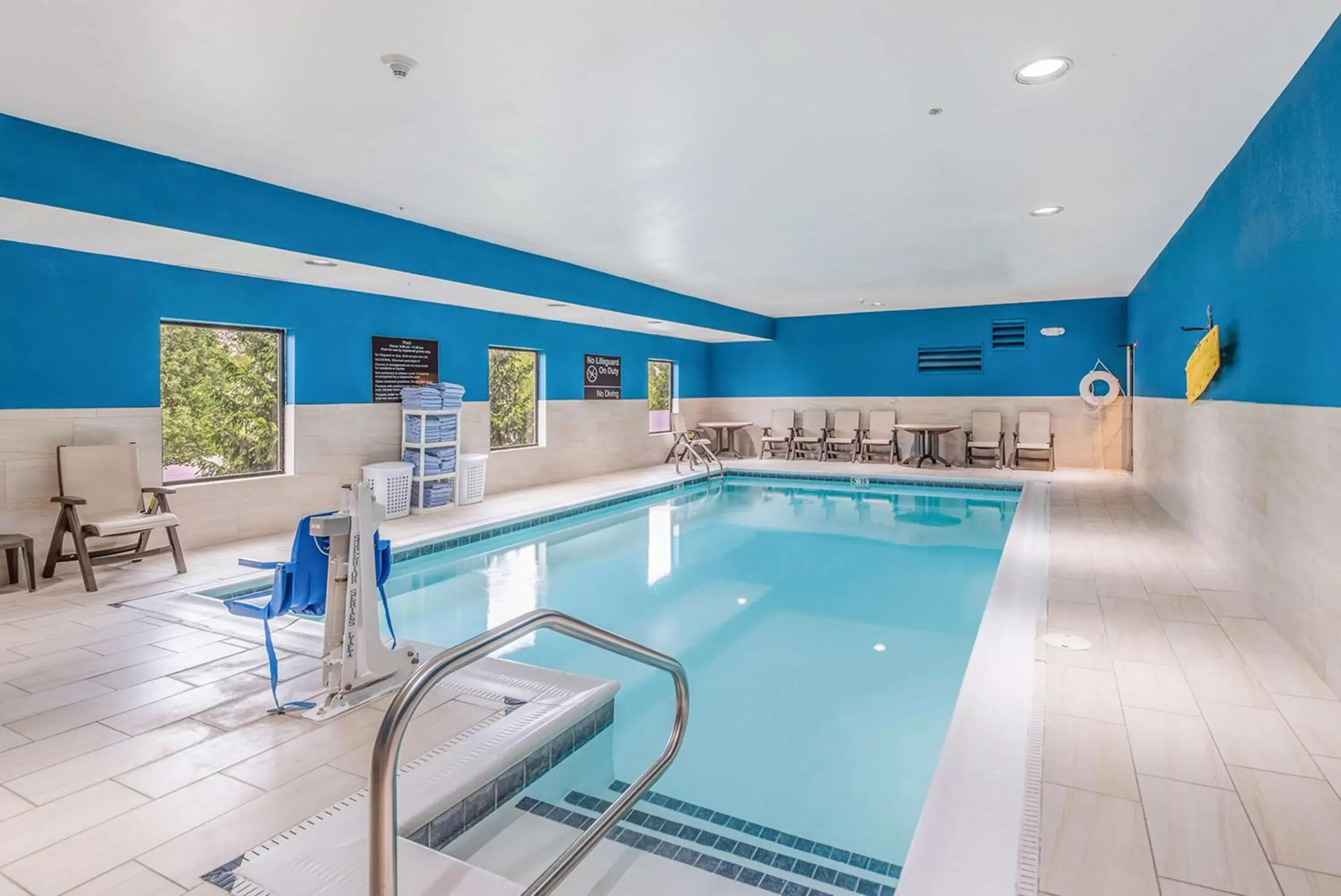 Pool view in Hampton Inn Greenfield Pool view in Hampton Inn Greenfield