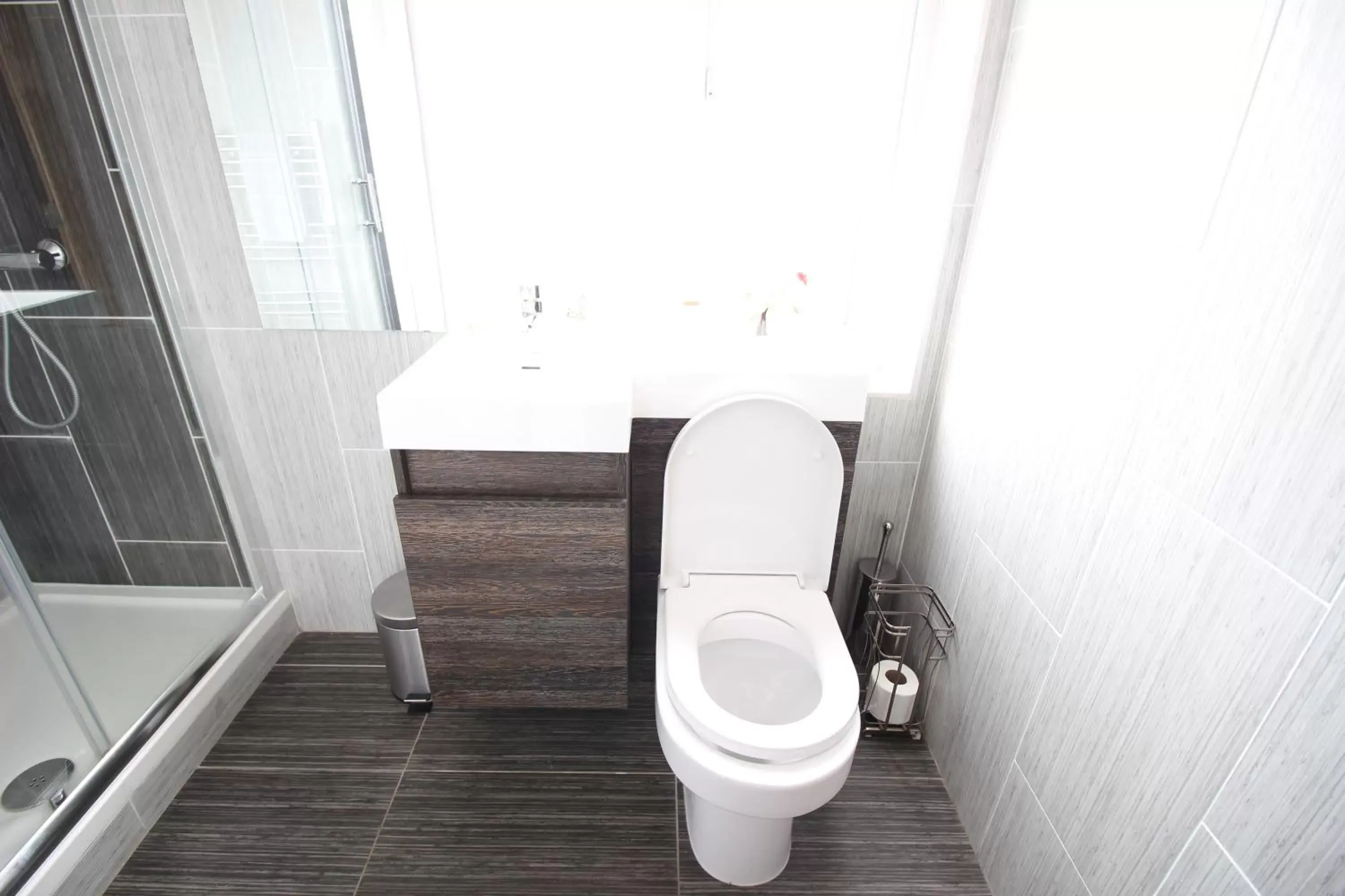 Bathroom in William's Hillsborough Apartments