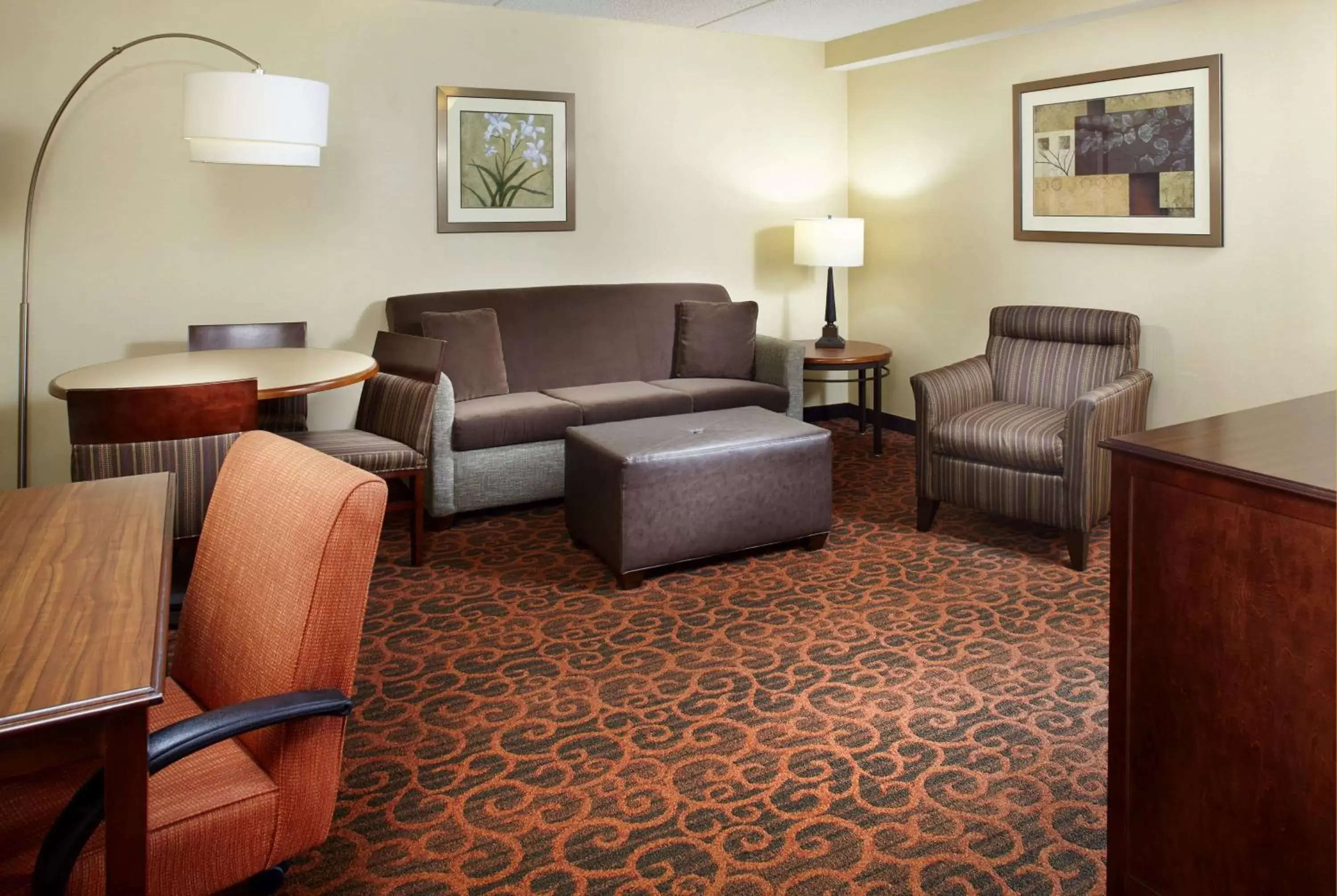 Living room, Seating Area in Hampton Inn Cleveland-Downtown