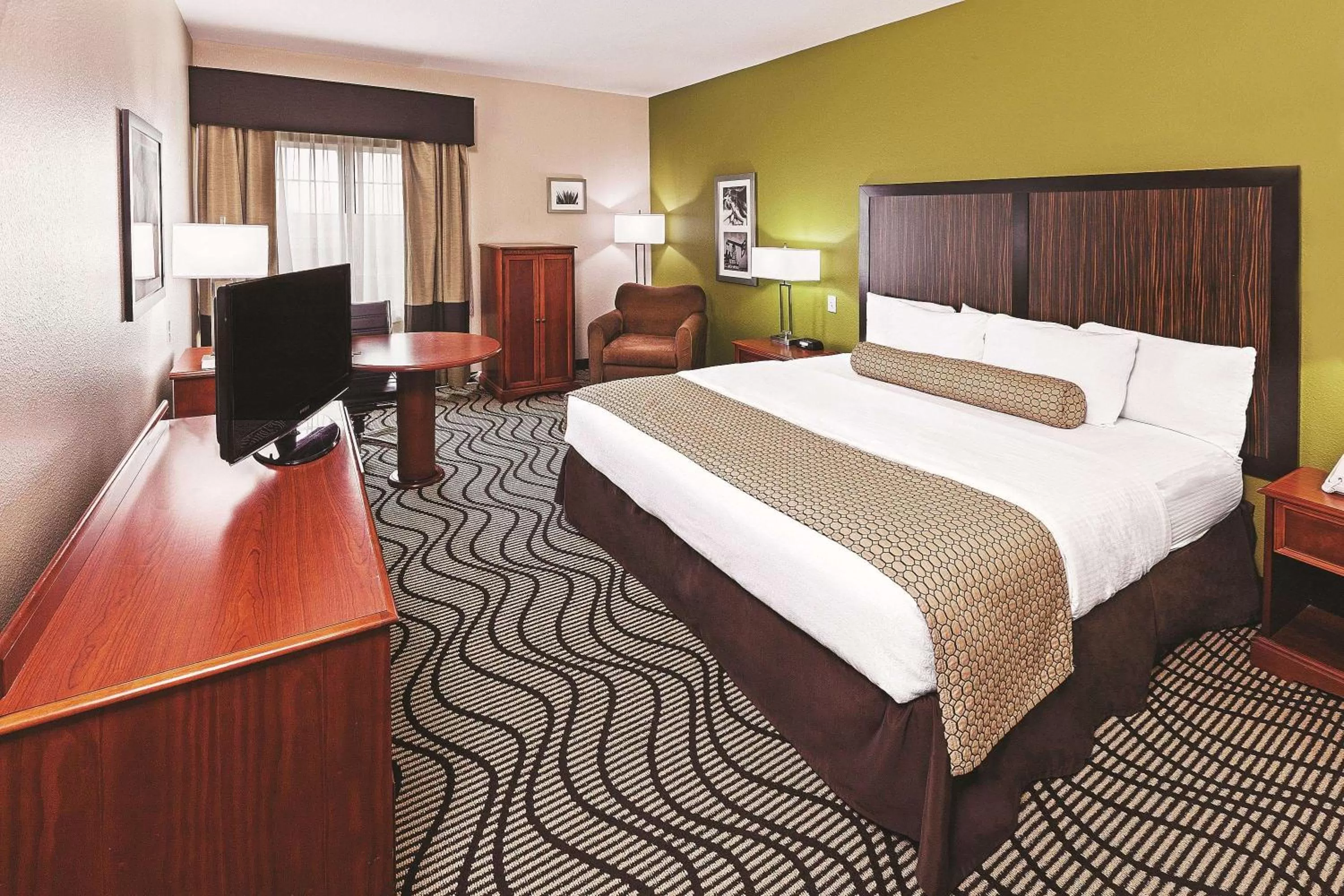 Photo of the whole room in La Quinta by Wyndham Corpus Christi Northwest