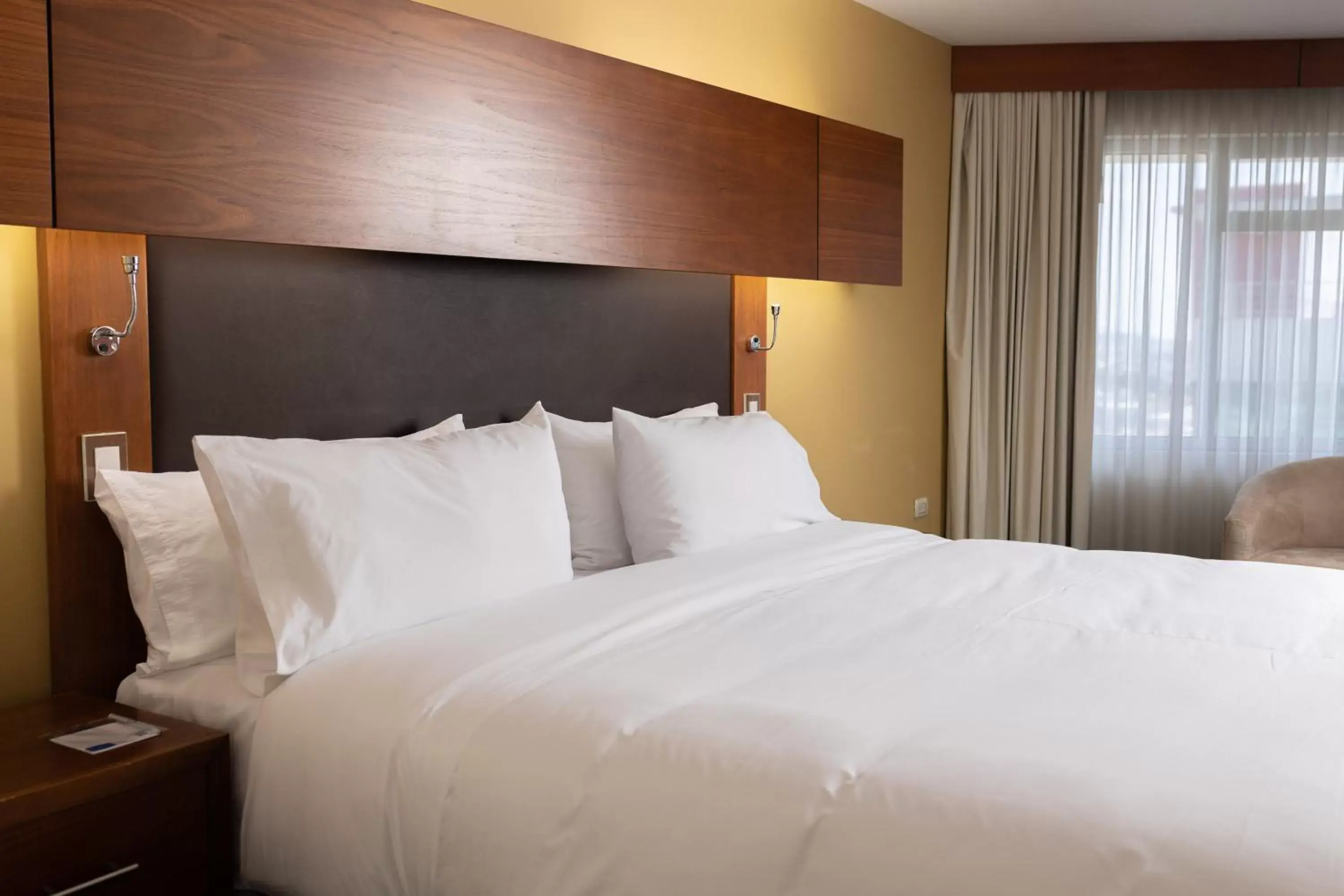 Bed in TRYP by Wyndham Guayaquil