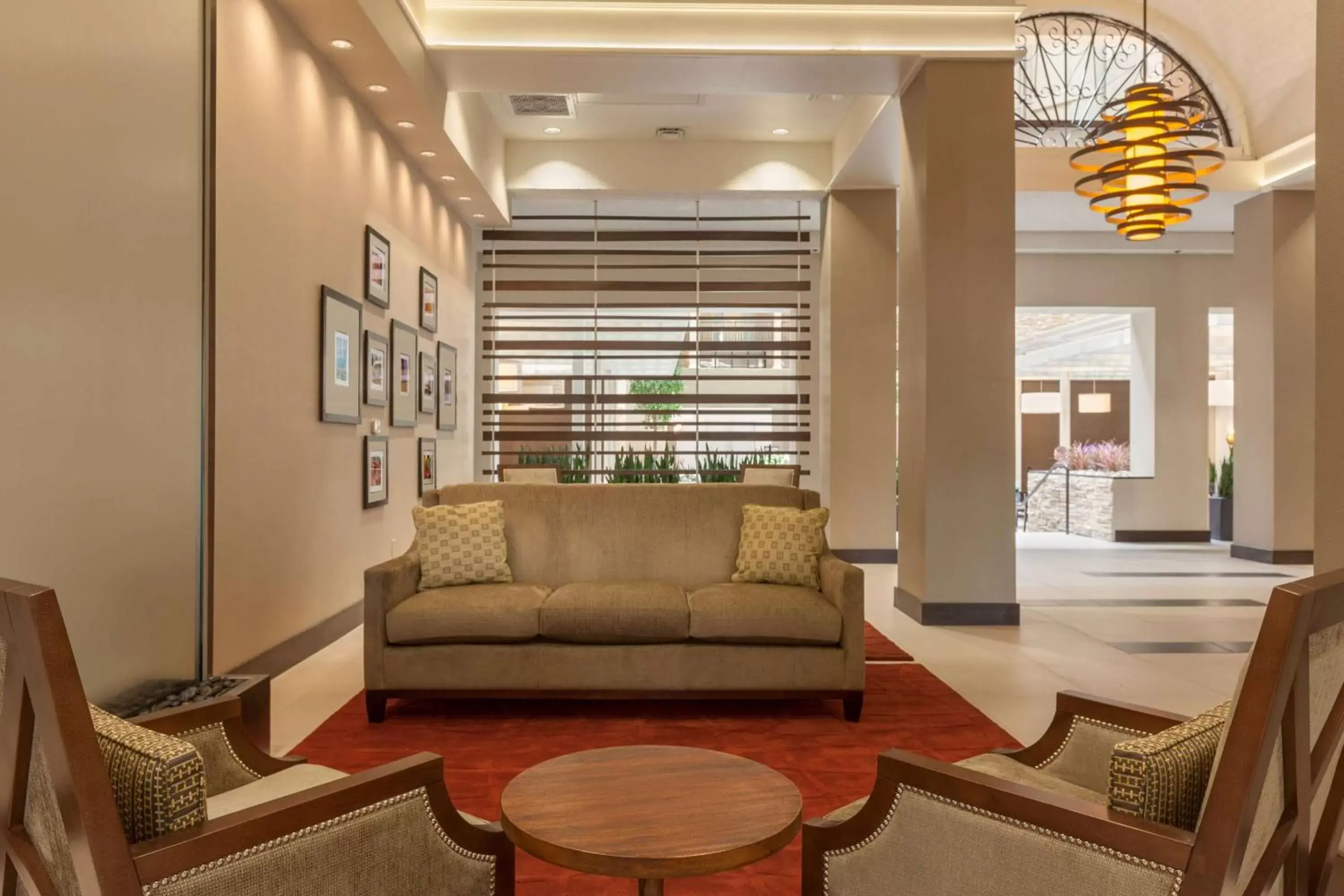 Lobby or reception, Seating Area in Embassy Suites Baton Rouge