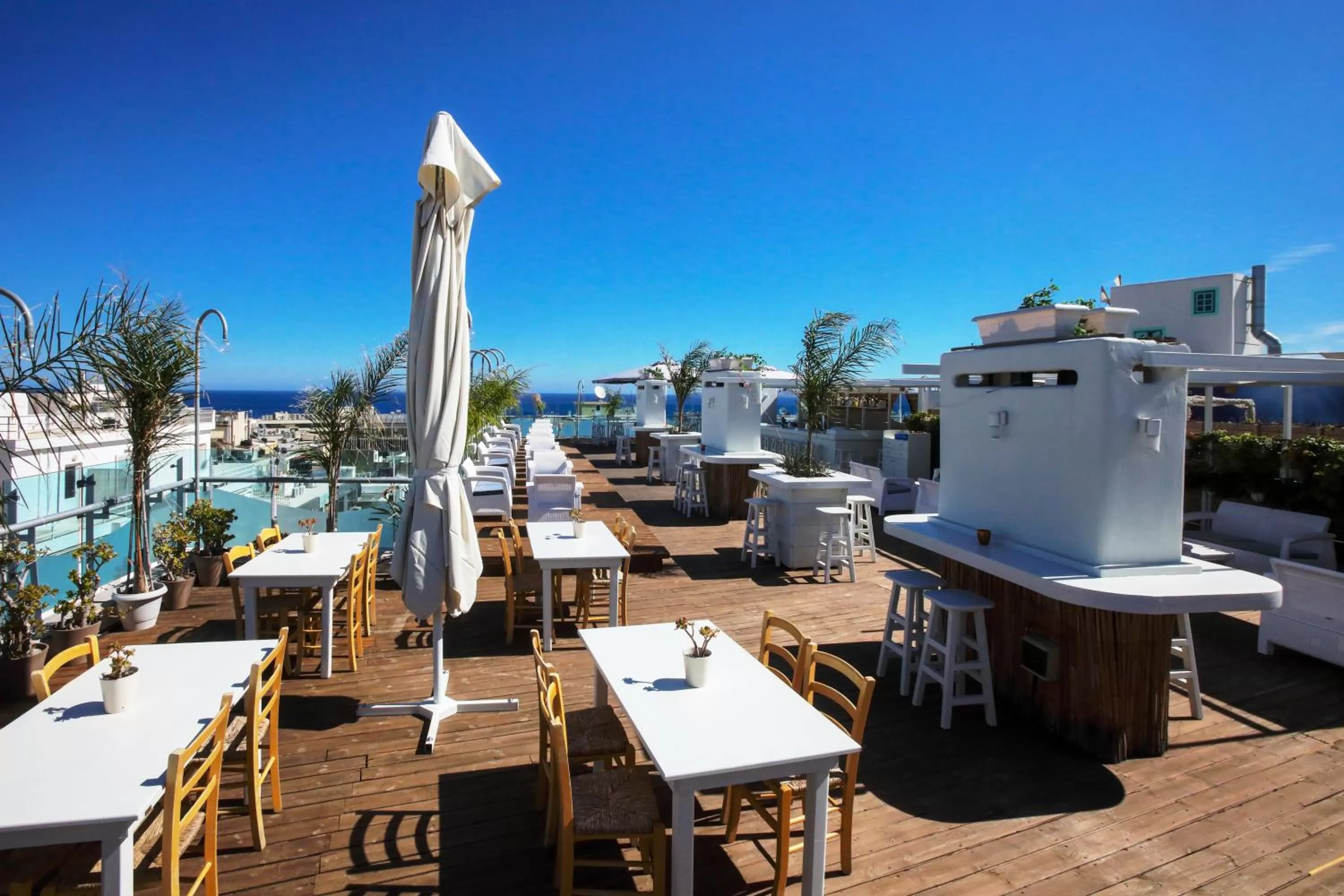 Restaurant/places to eat in Capsis Astoria Heraklion