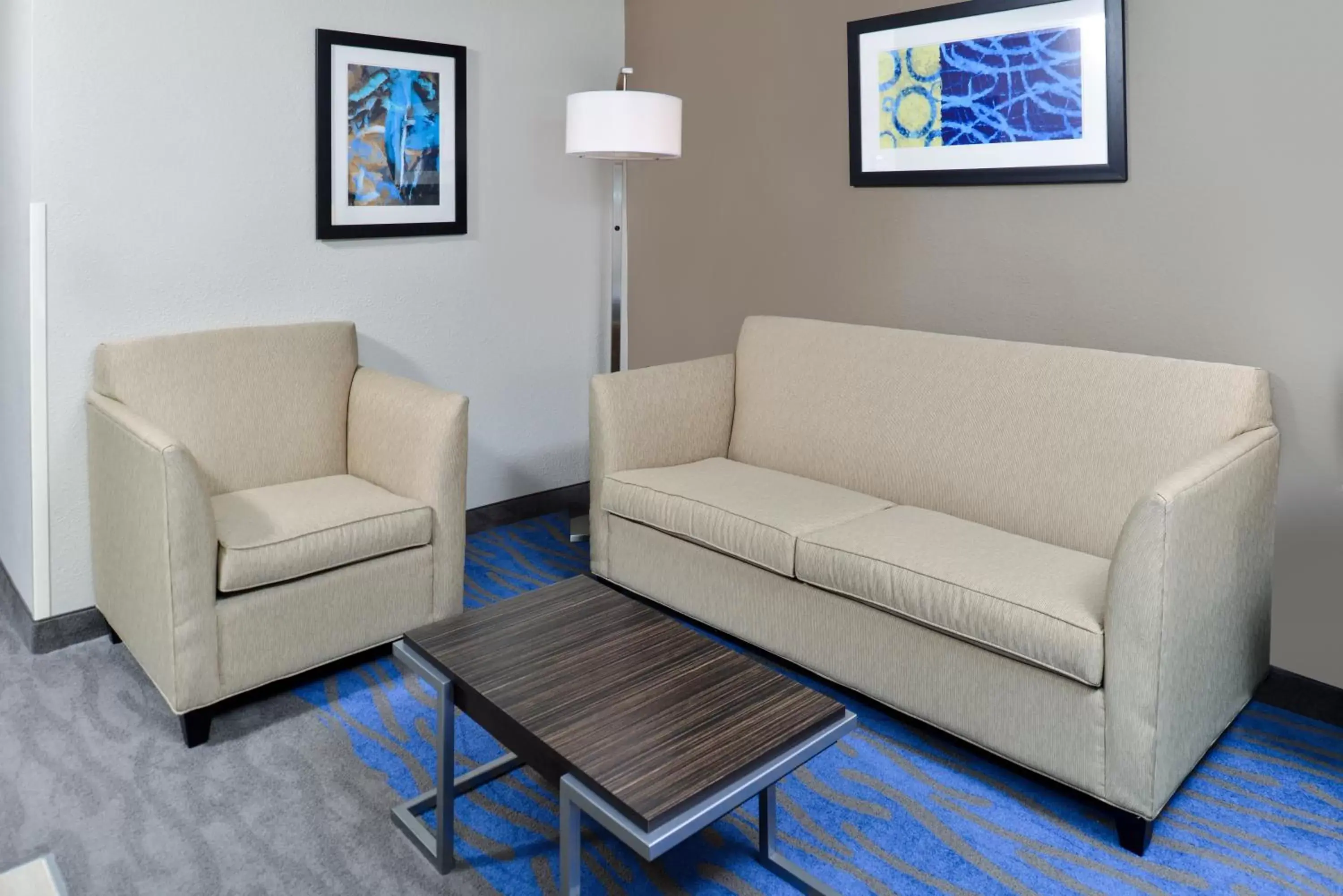 Photo of the whole room, Seating Area in Holiday Inn Express Hotel & Suites St. Louis West-O'Fallon, an IHG Hotel