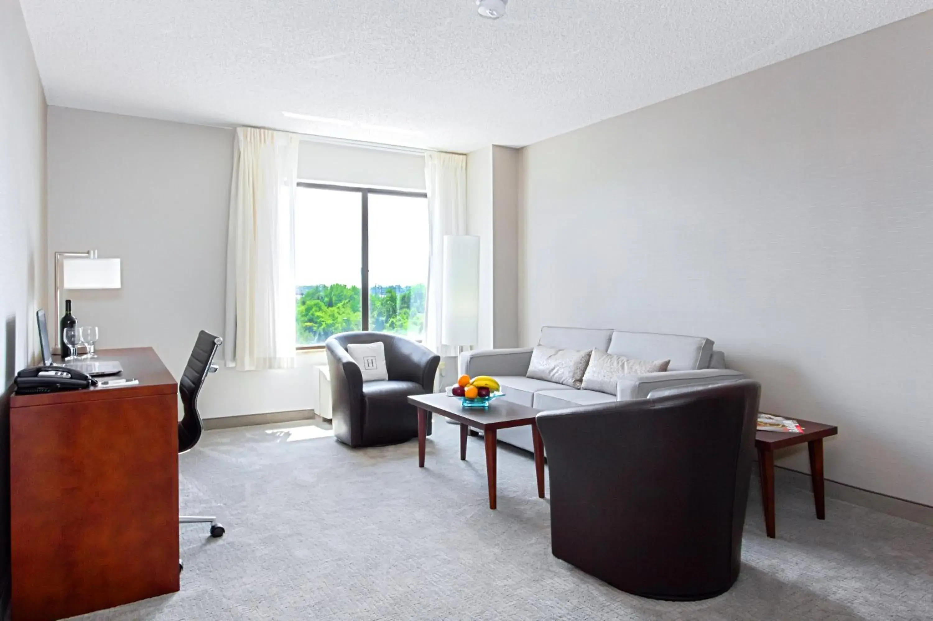 Seating Area in Harborside Hotel