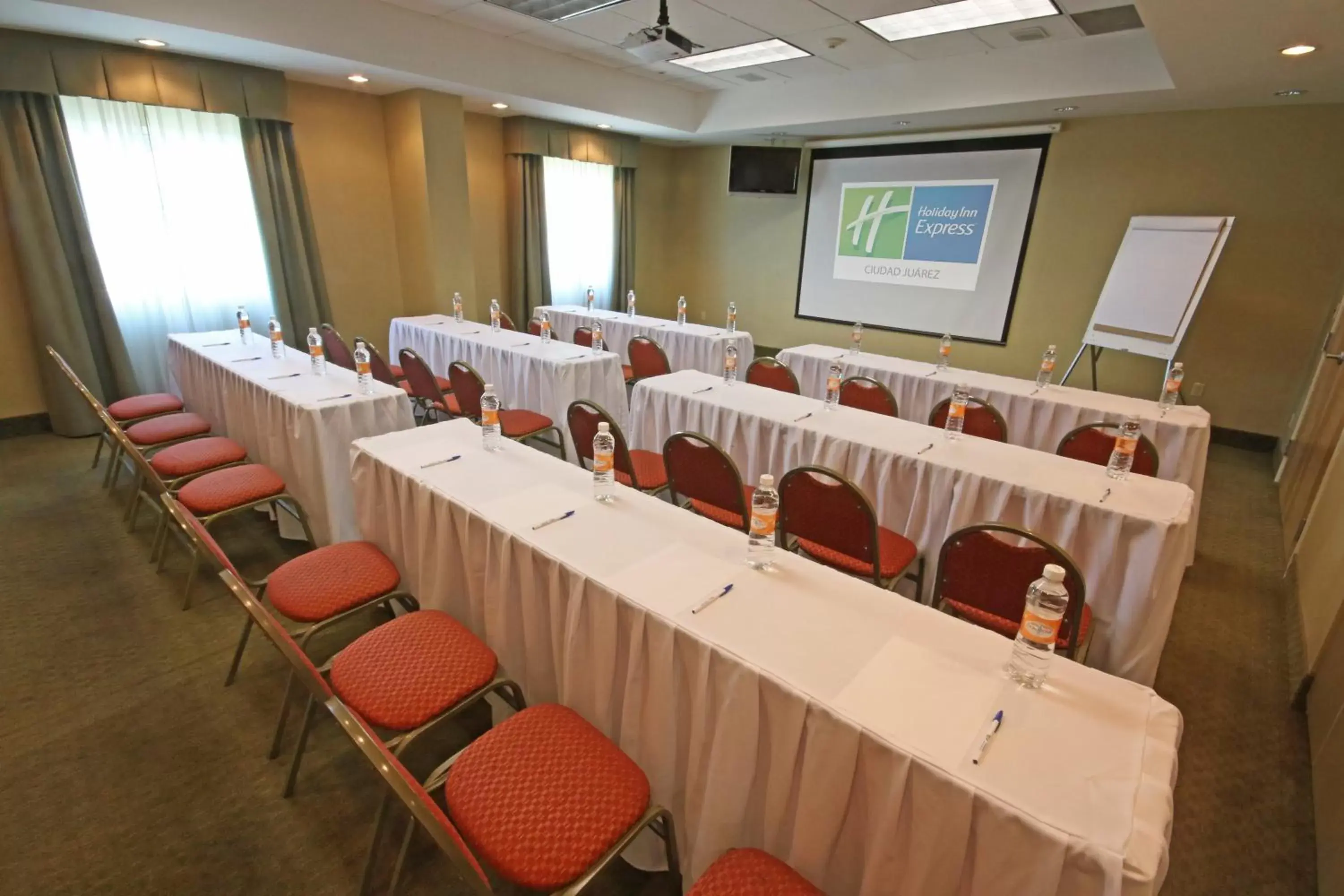 Meeting/conference room, Business Area/Conference Room in Holiday Inn Express Hotel & Suites CD. Juarez - Las Misiones, an IHG Hotel