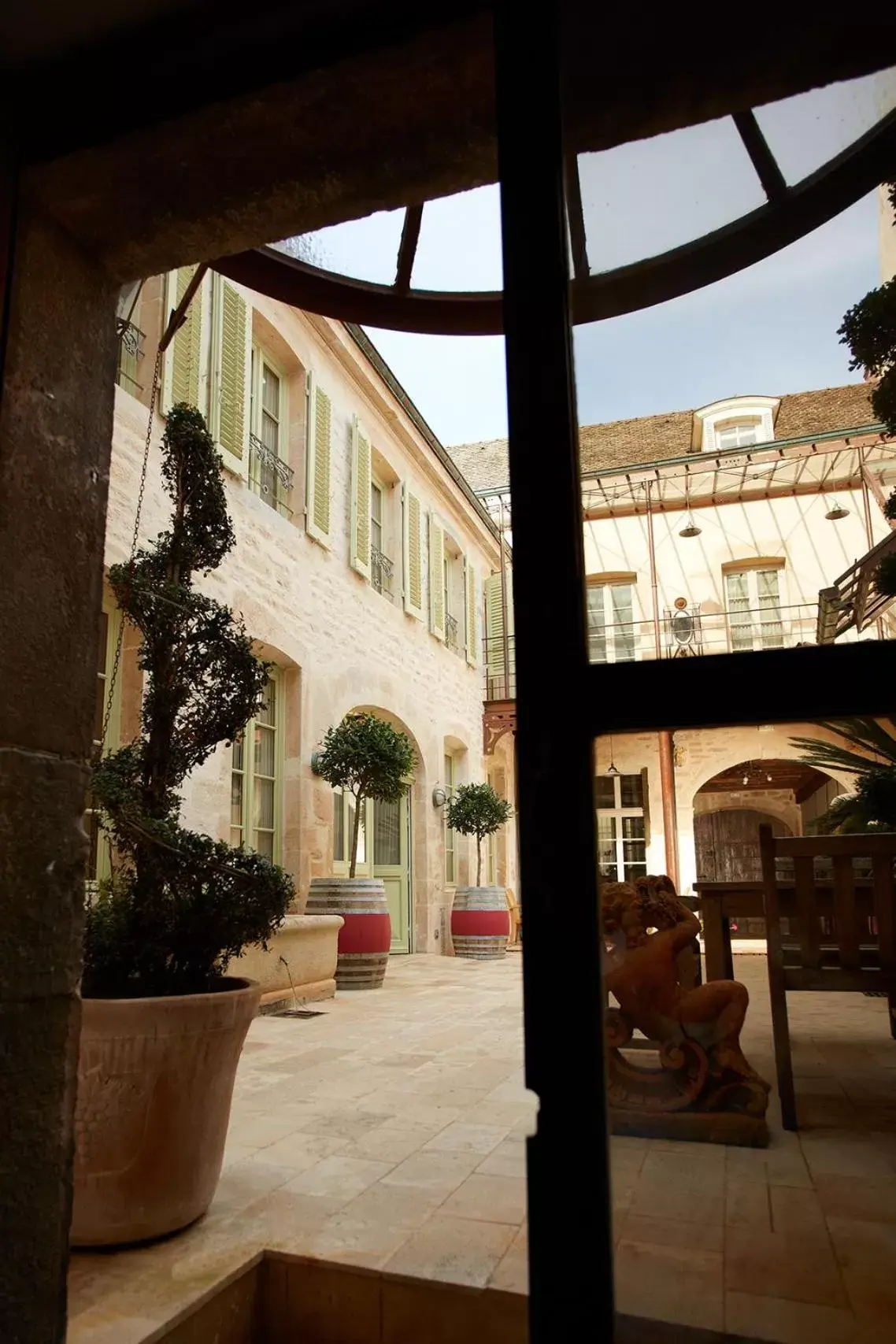 Decorative detail in Le Clos Sainte-Marguerite - Chez les Fatien