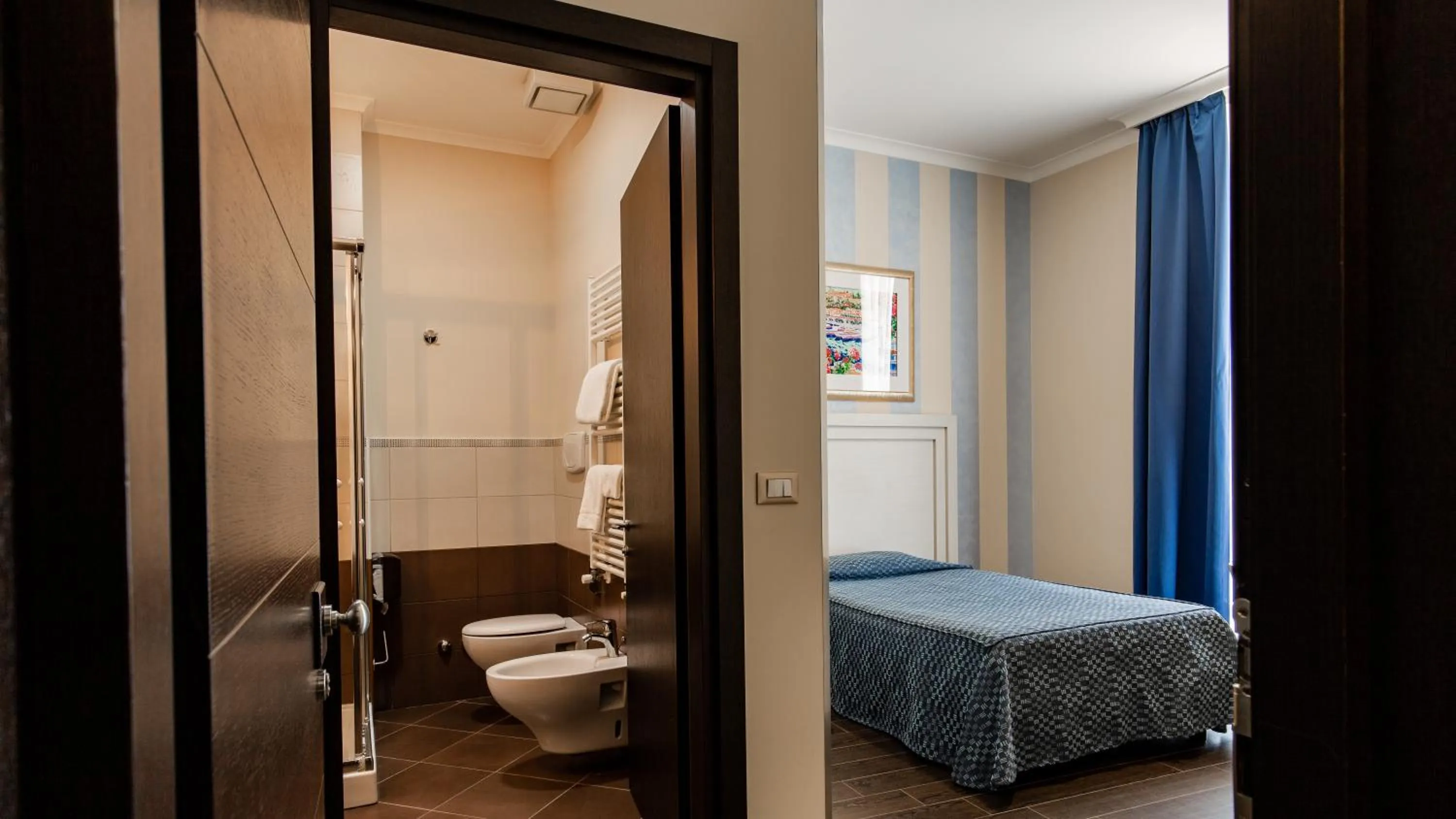 Toilet, Bed in Hotel Palazzo Giancola