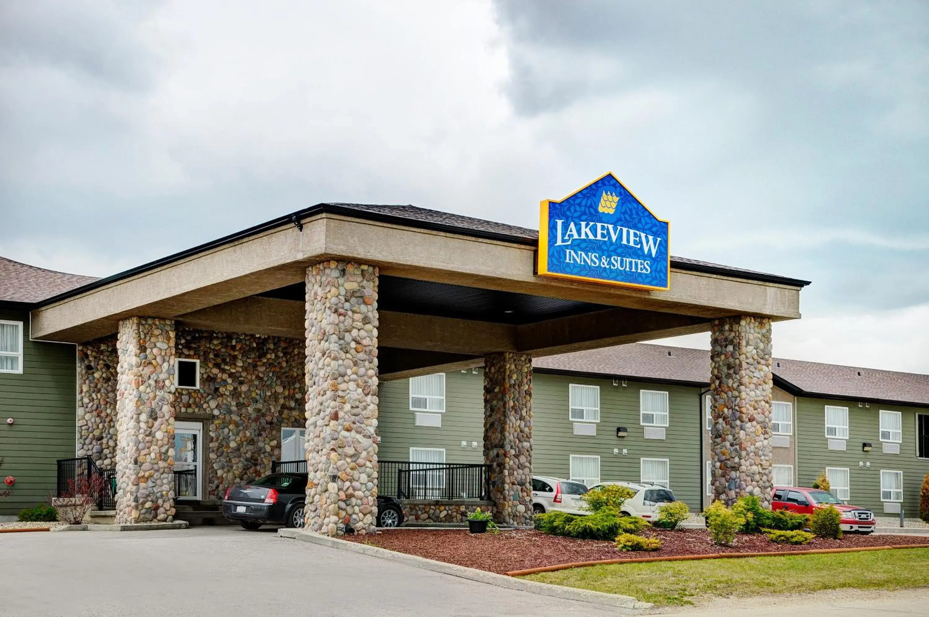 Property Building in Lakeview Inns & Suites - Edson Airport West