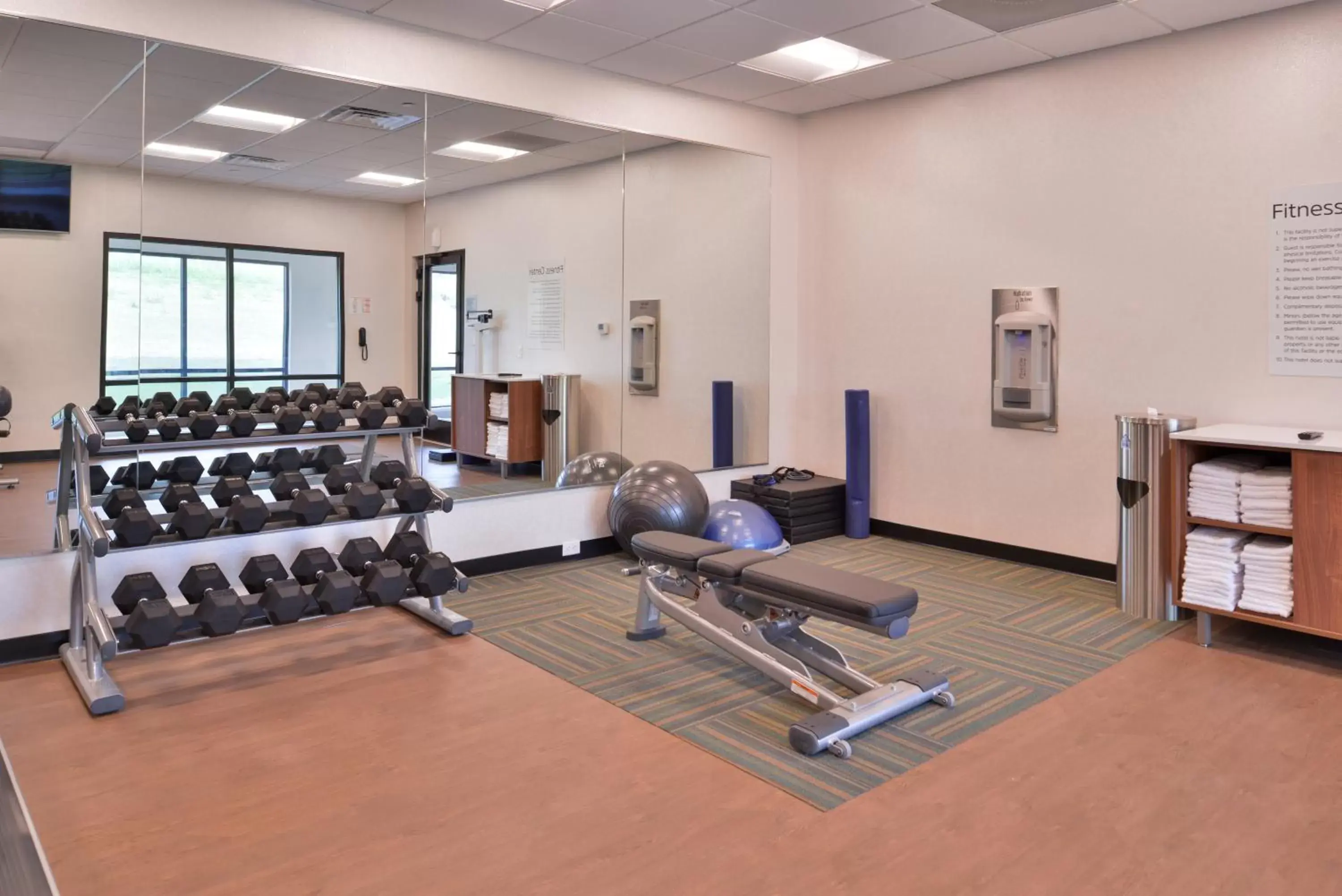 Fitness centre/facilities, Fitness Center/Facilities in Holiday Inn Express & Suites - Olathe West, an IHG Hotel