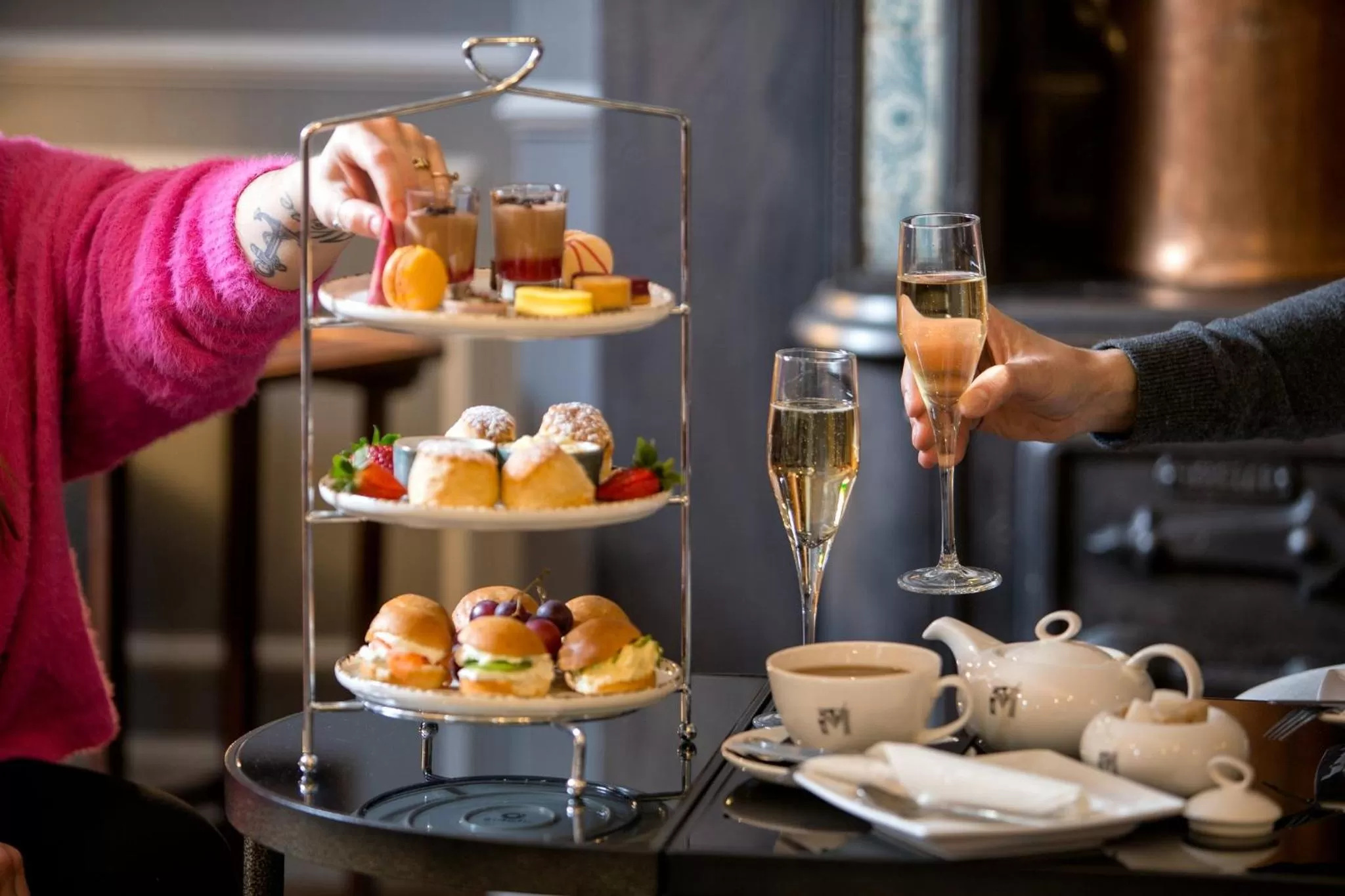 Lounge or bar in Morton Hotel