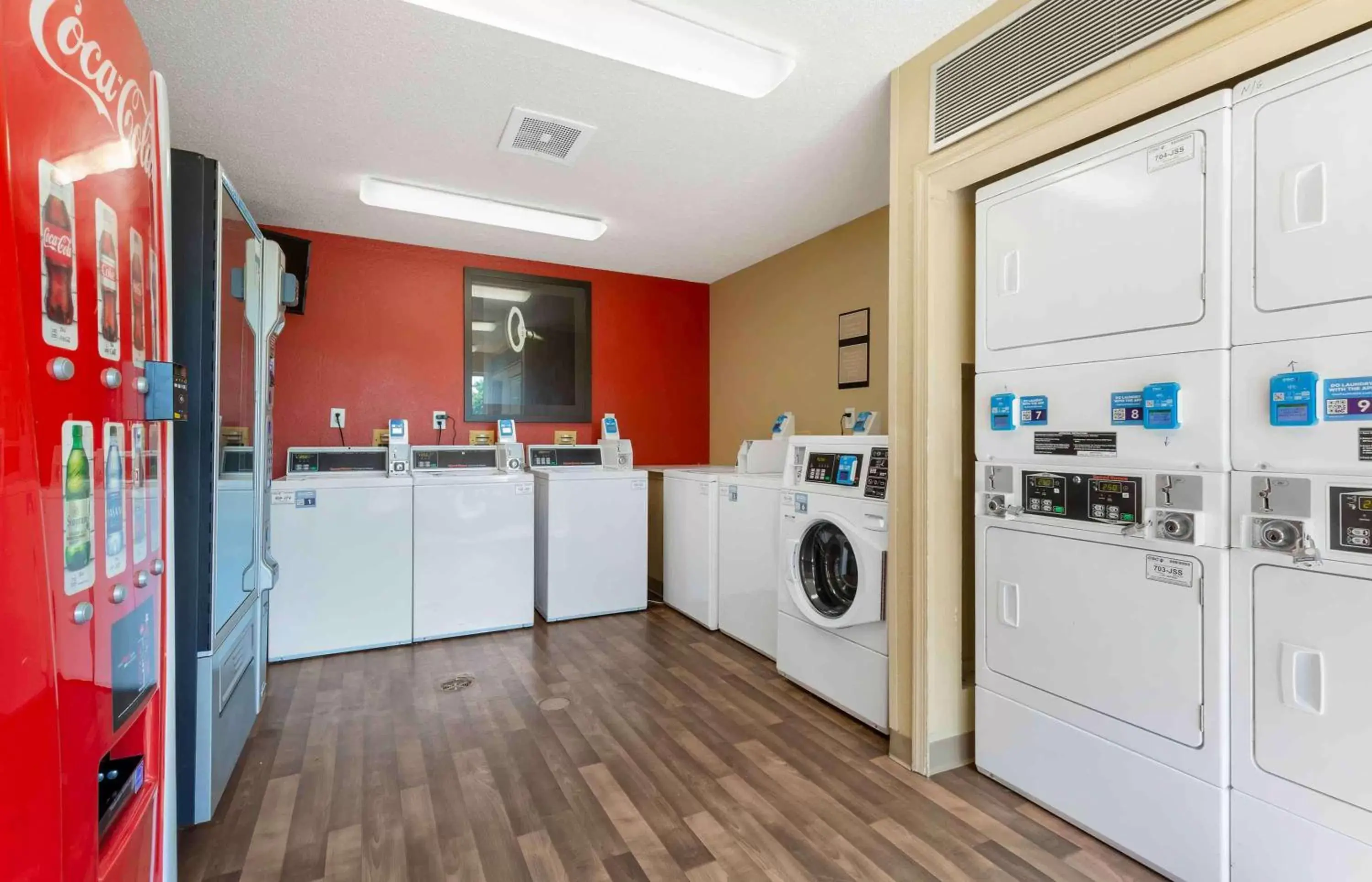 Property building, Kitchen/Kitchenette in Extended Stay America Suites - Washington, DC - Sterling - Dulles