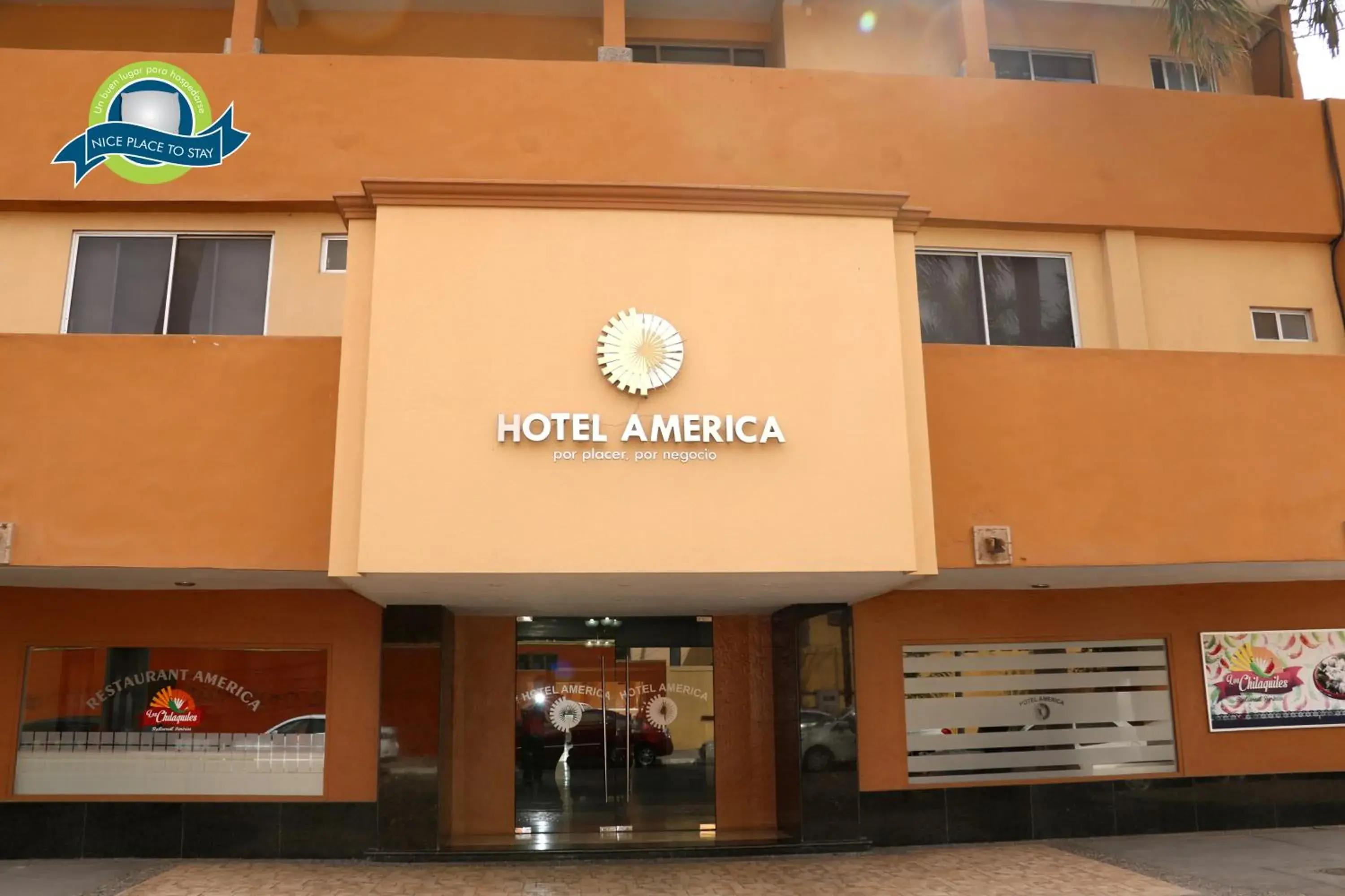 Facade/entrance in Hotel America Palacio
