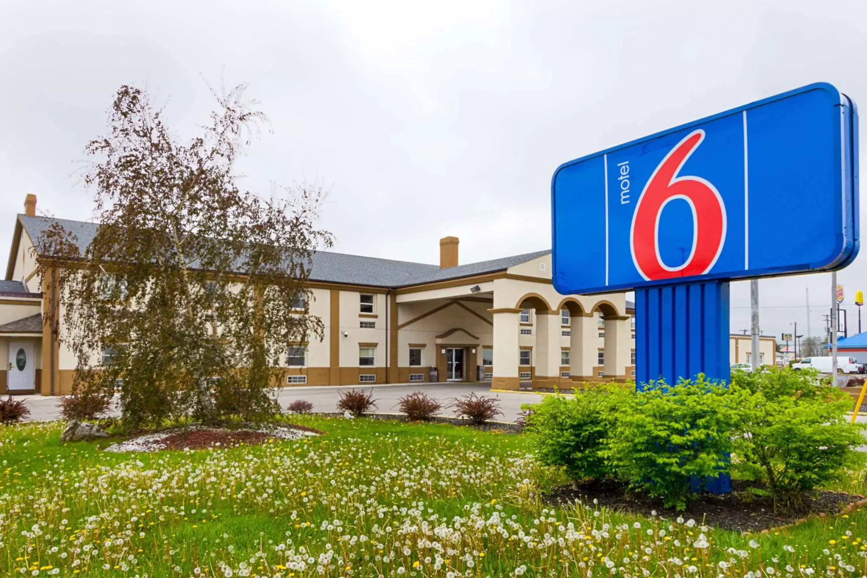 Property building in Motel 6-Sidney, OH