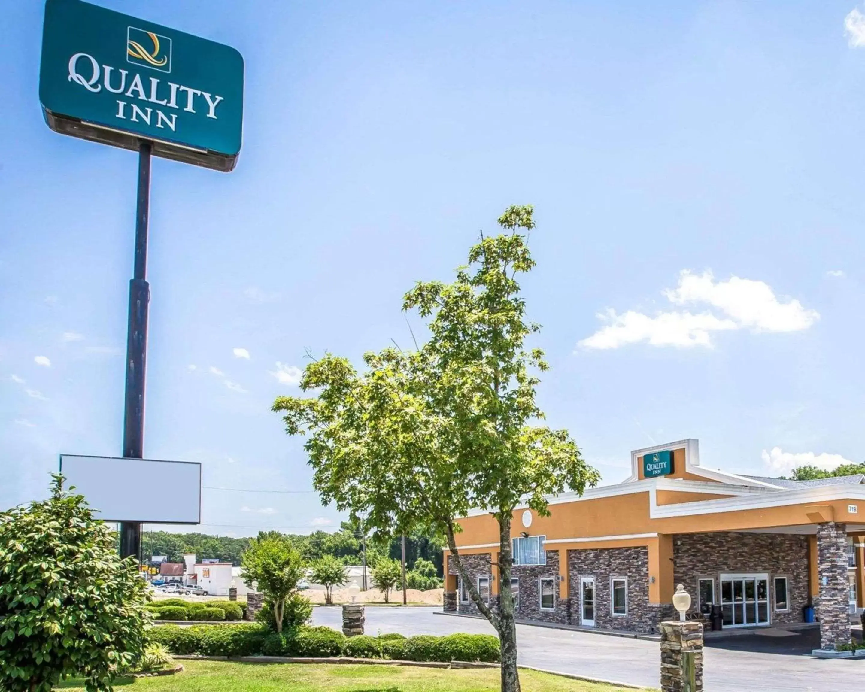 Property Building in Quality Inn Greenwood Hwy 25